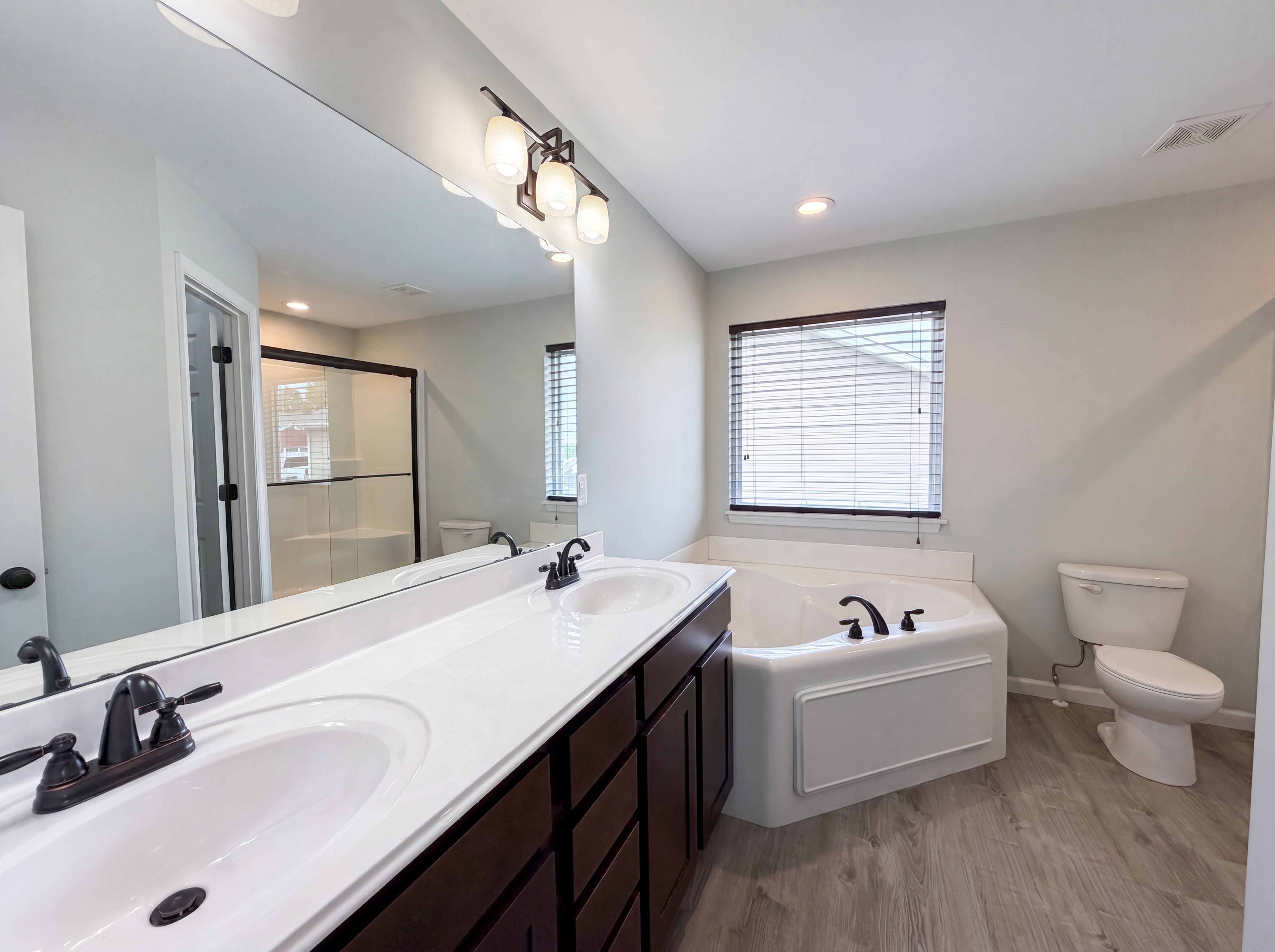 Photo 15 of 28 of 139 Palace Way Dr, Troy, MO