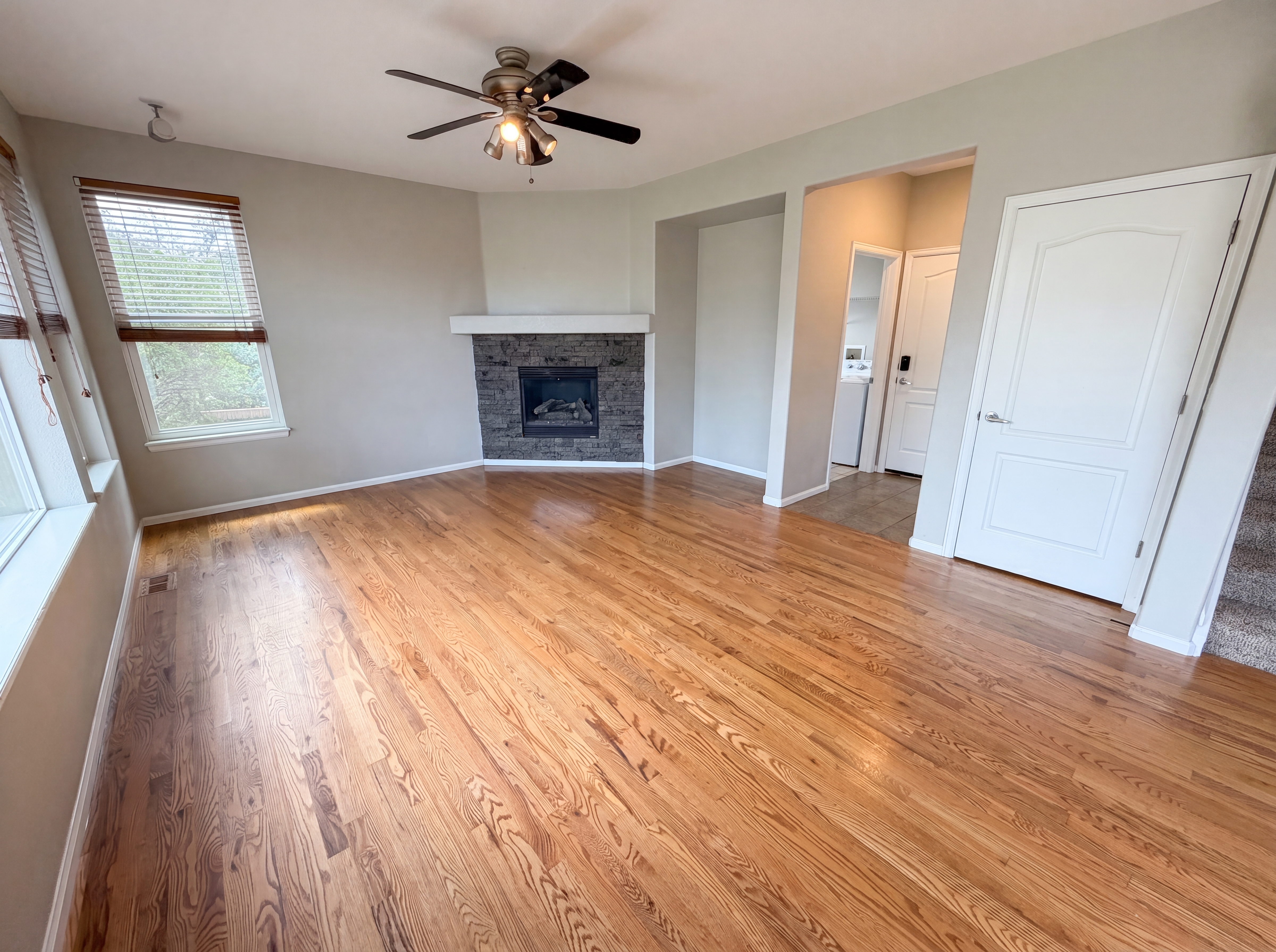 Photo 4 of 34 of 10494 Ouray St, Commerce City, CO