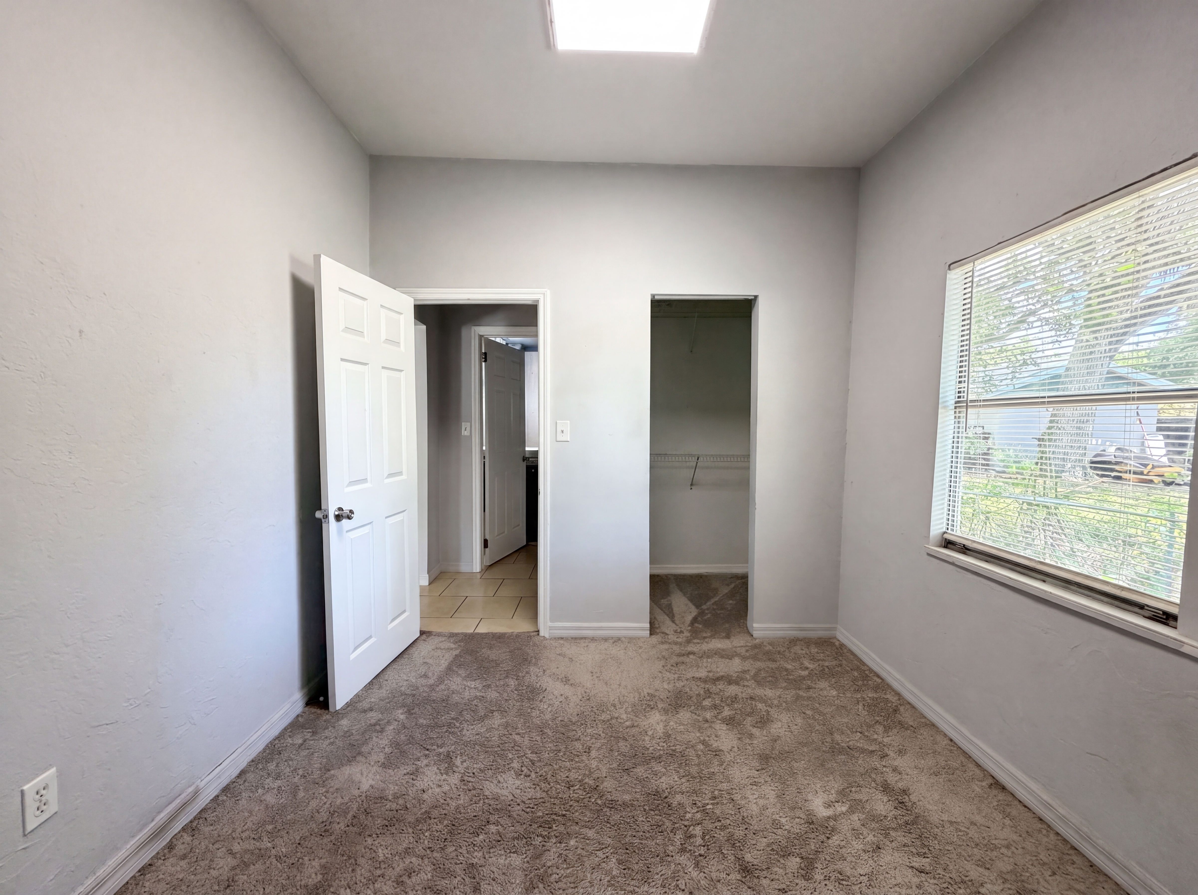 Photo 10 of 22 of 2228 N Orange Ave, Sarasota, FL