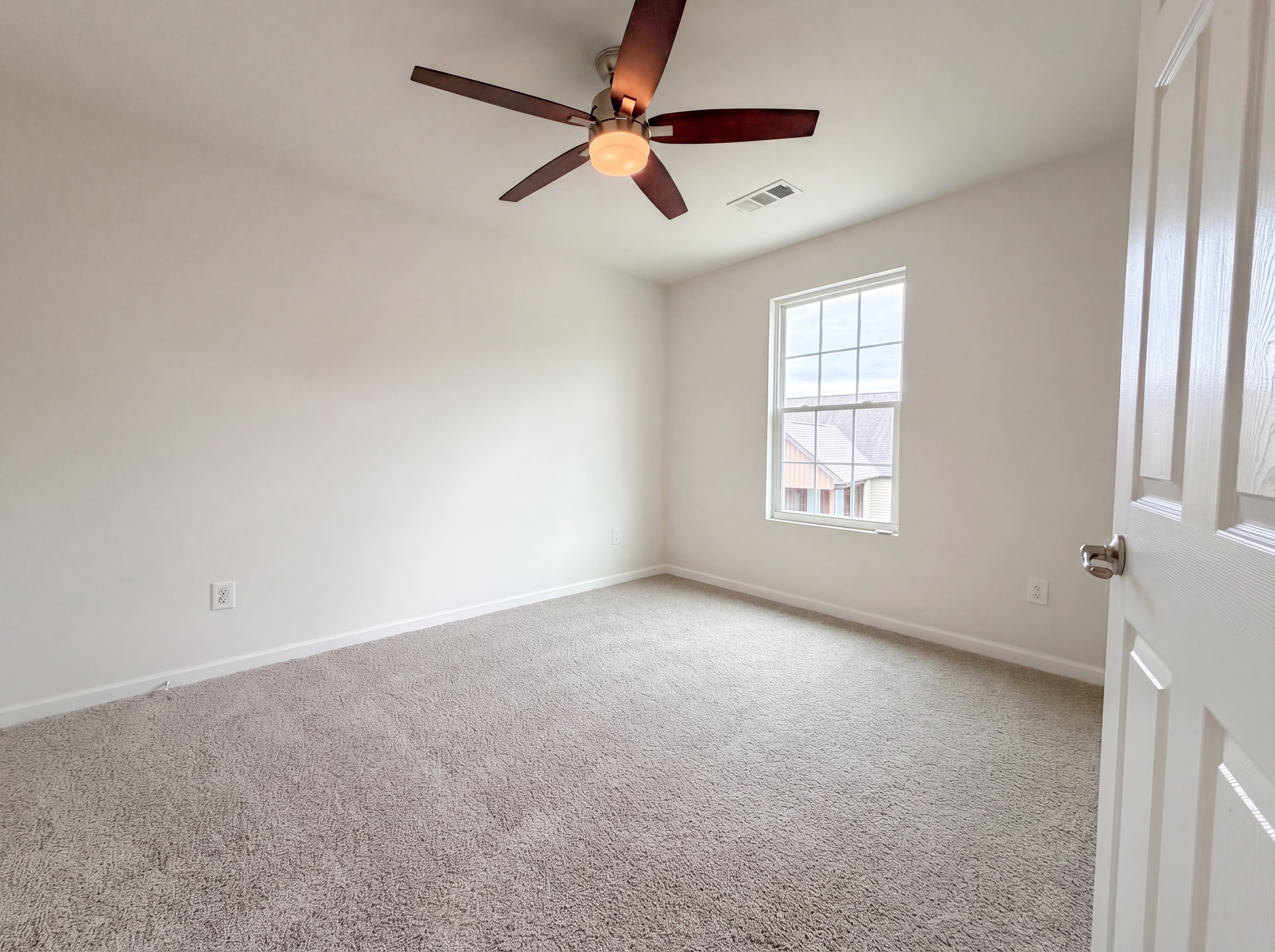 Photo 10 of 18 of 729 Maylene Dr, Madison, TN