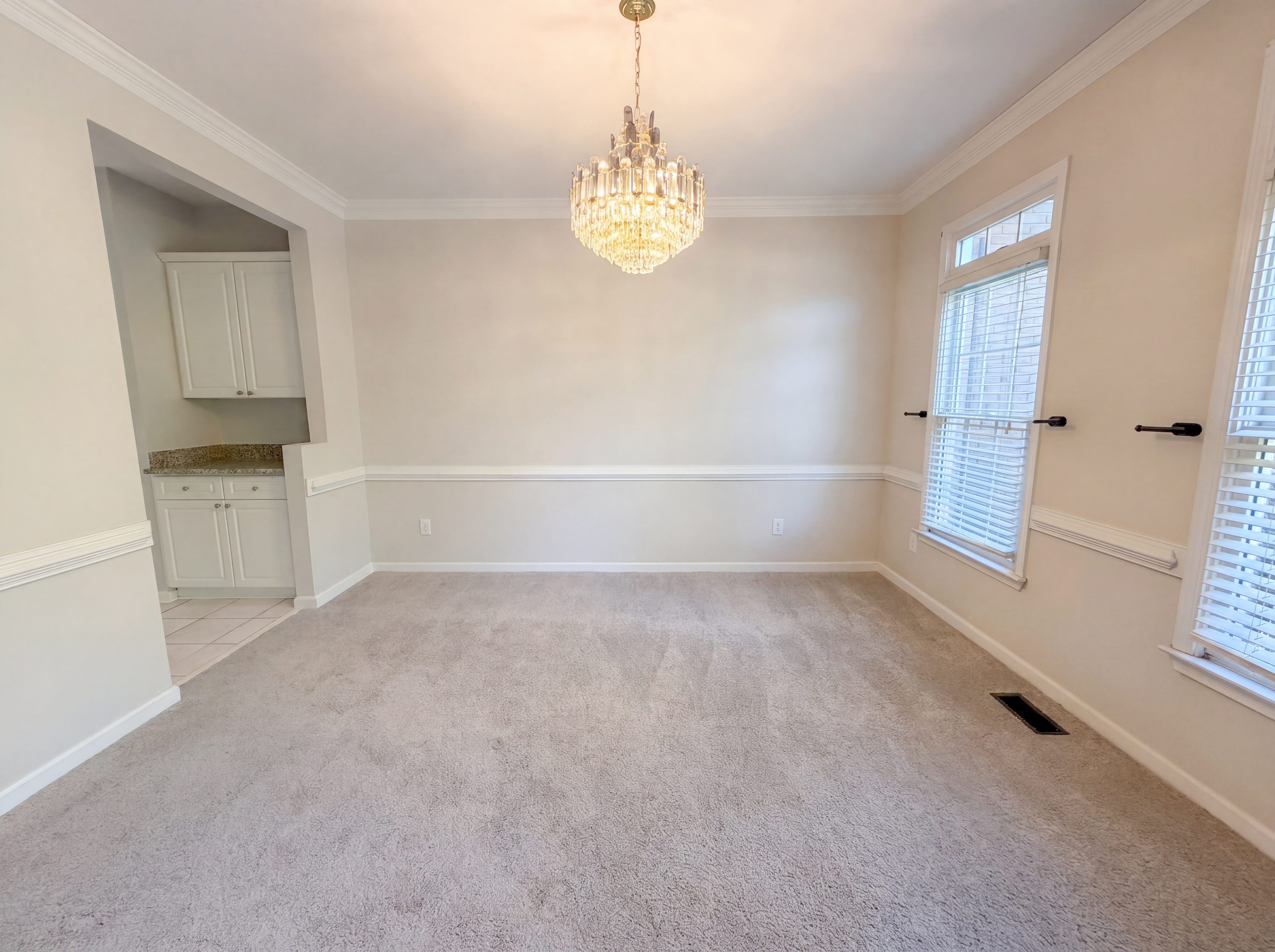 Photo 6 of 20 of 4770 Feather Creek Ct, Stone Mountain, GA