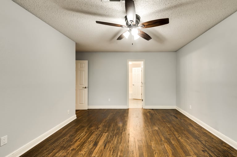 Photo 13 of 25 - 7502 Yorkmeadow Dr, Arlington, TX 76001