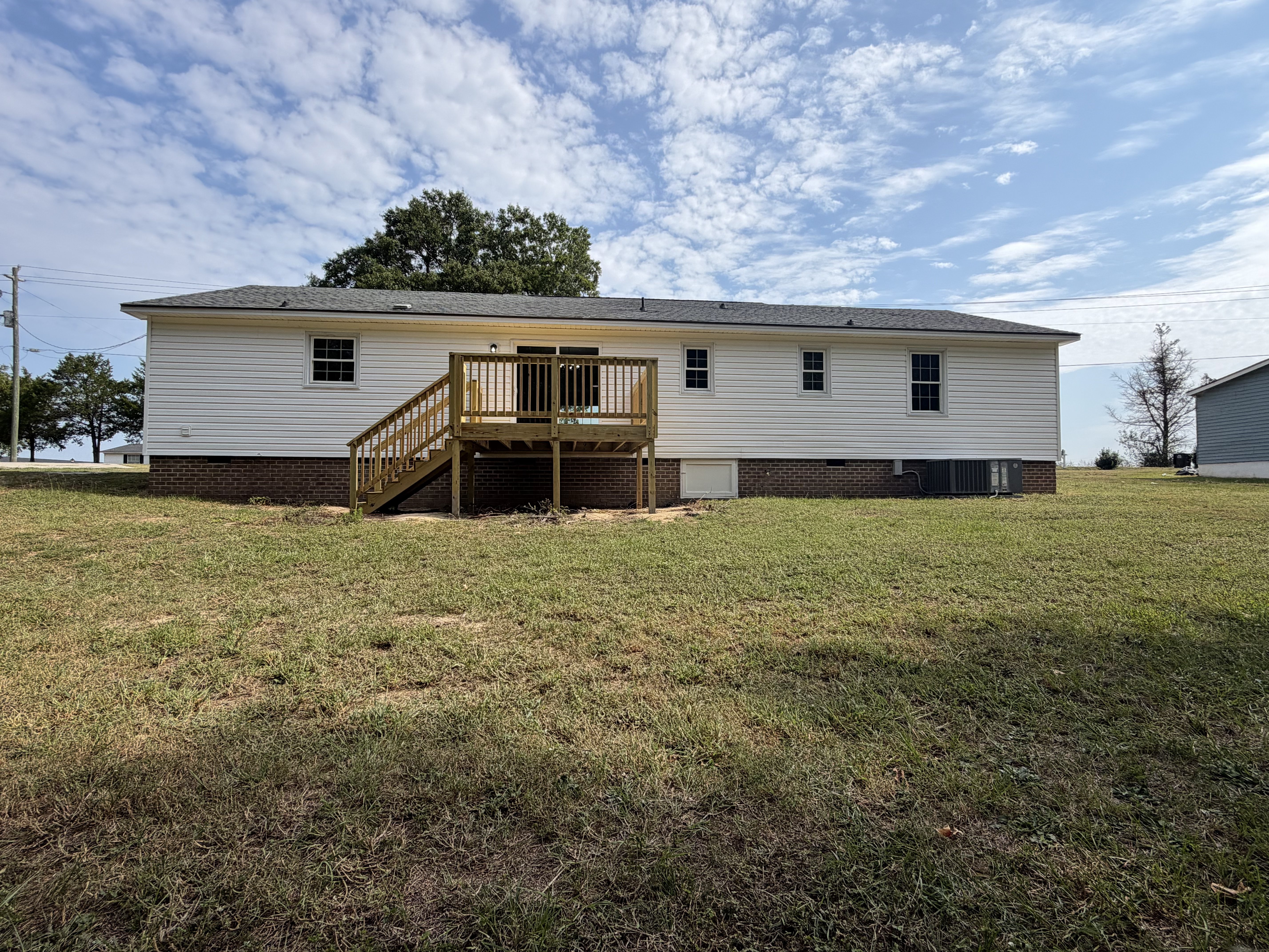 Photo 5 of 14 of 2615 Baileys Xrds Rd, Benson, NC