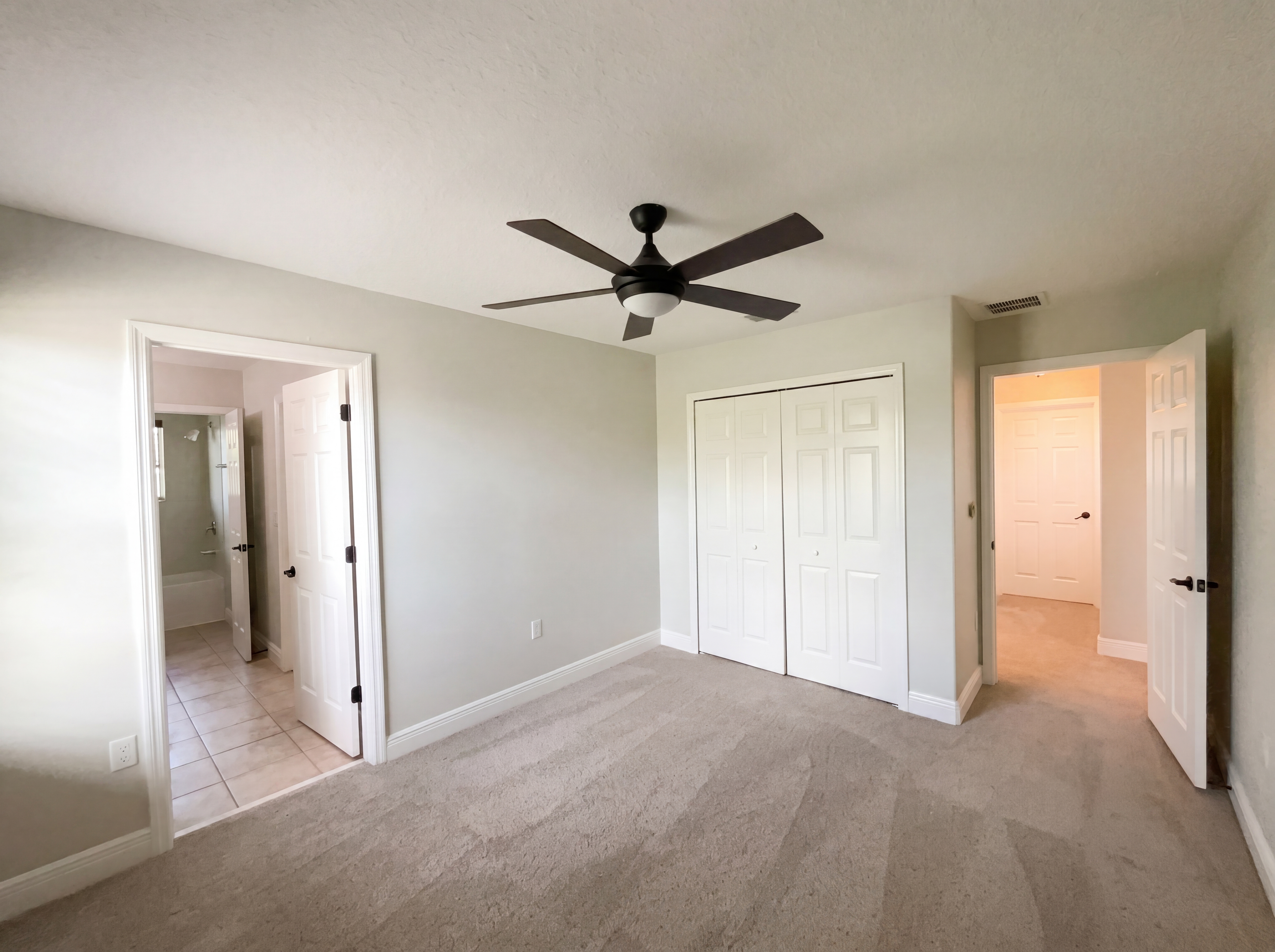 Photo 21 of 52 of 8715 Quiet Meadows Trl, Windermere, FL
