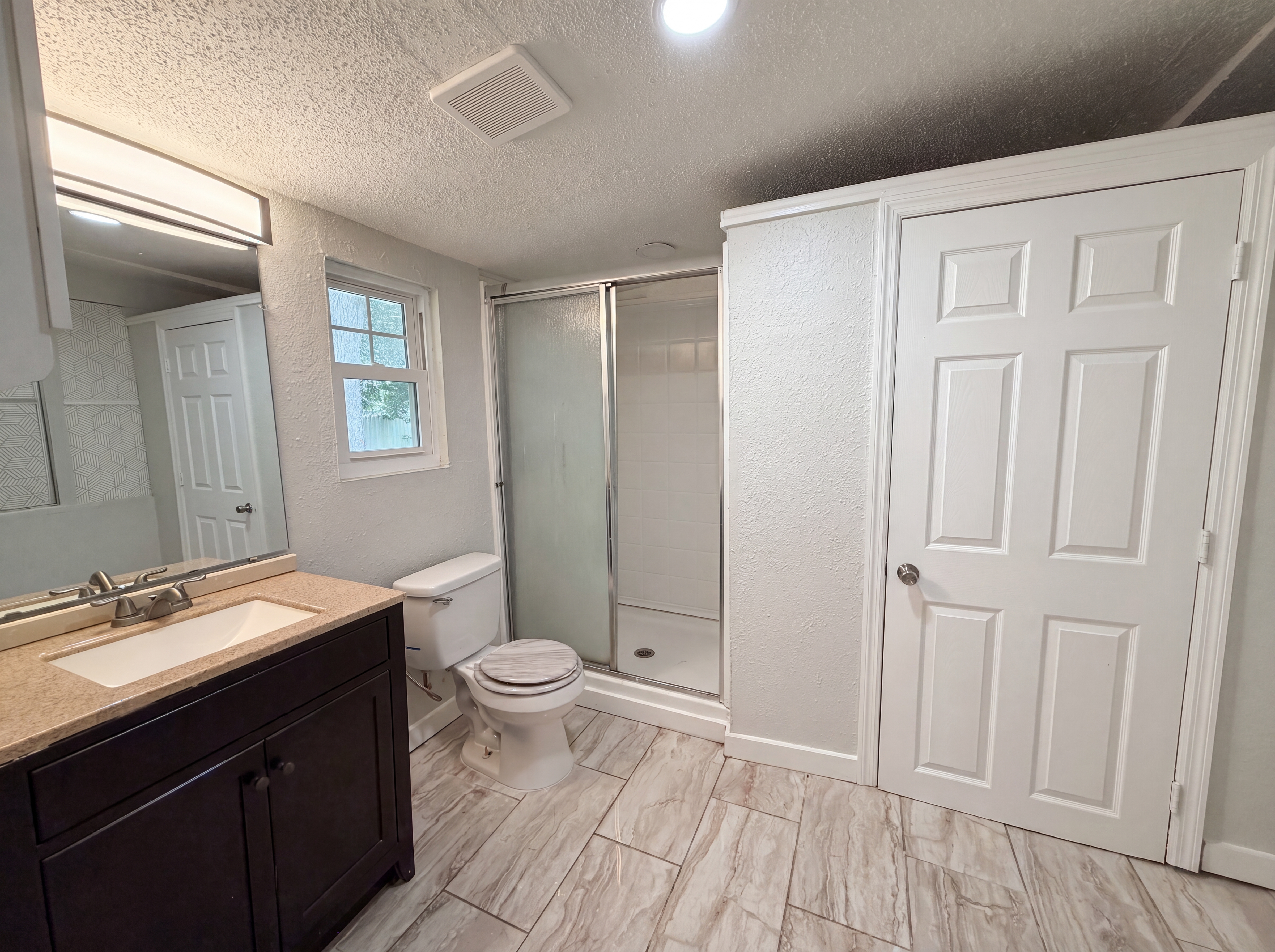 Photo 13 of 21 of 1502 Daroca Dr, Deltona, FL