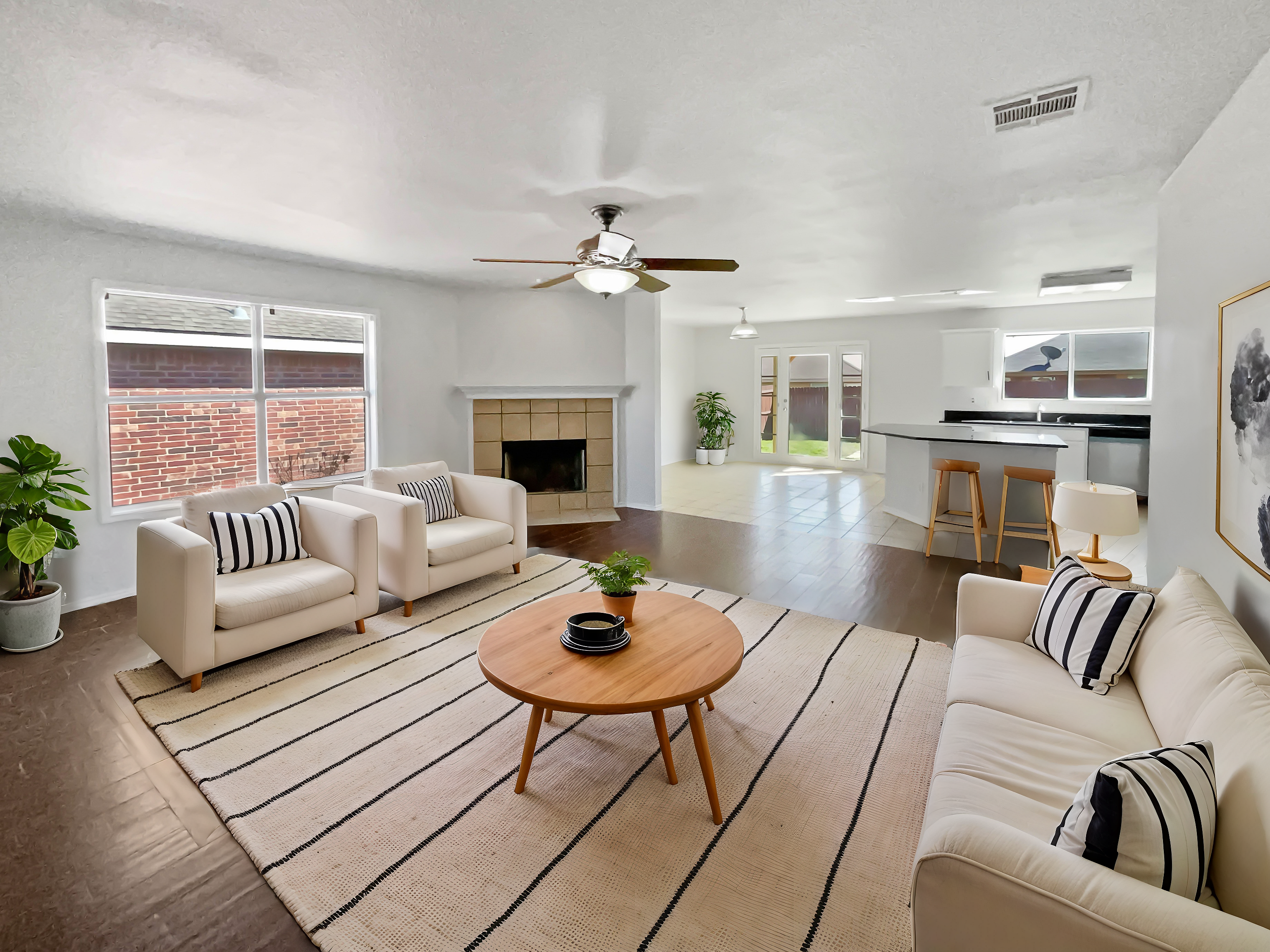 Photo 2 of 18 of 2042 Lake Trail Dr, Heartland, TX