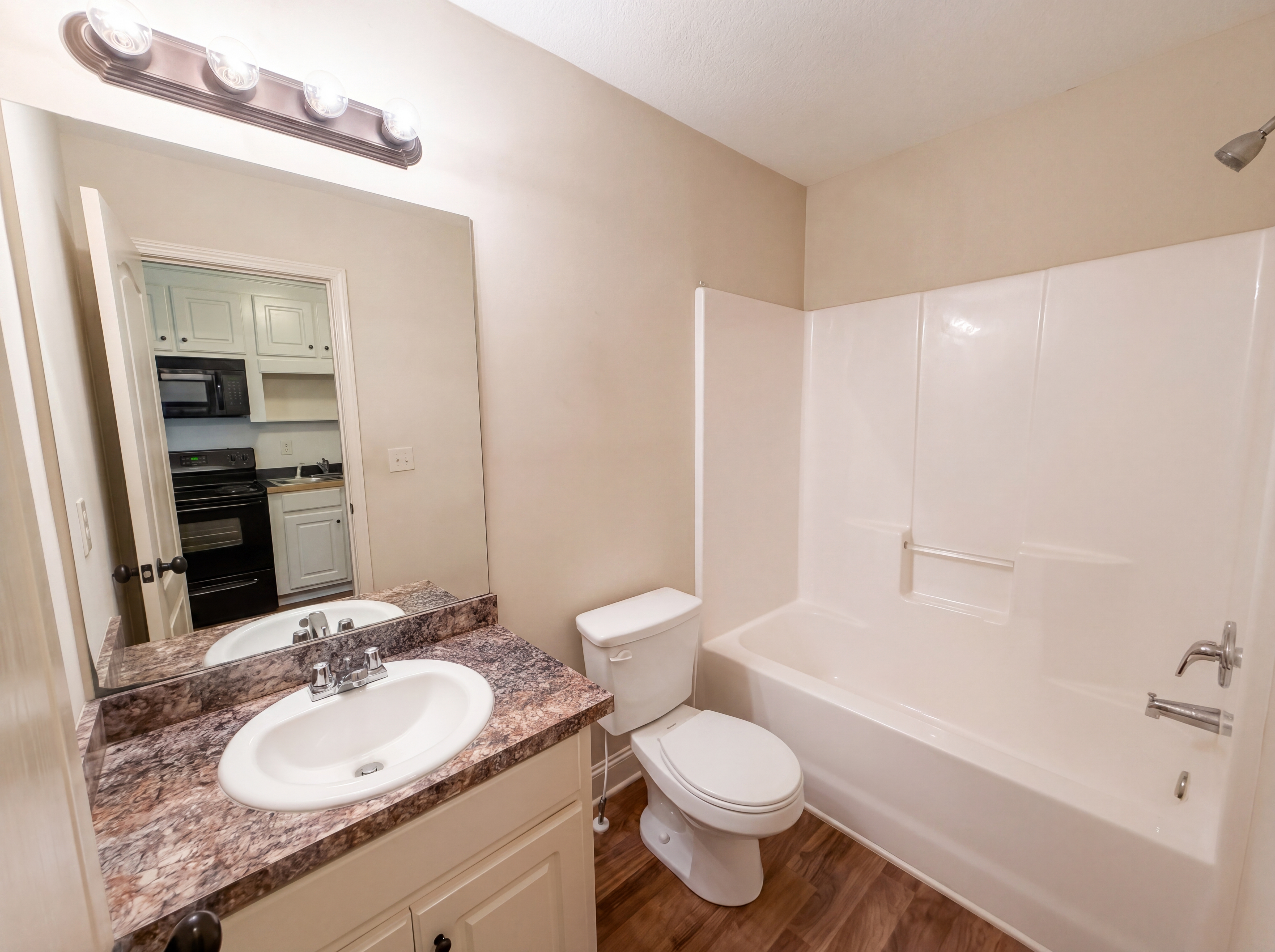 Photo 20 of 28 of 2721 Berkshire Dr, Winder, GA