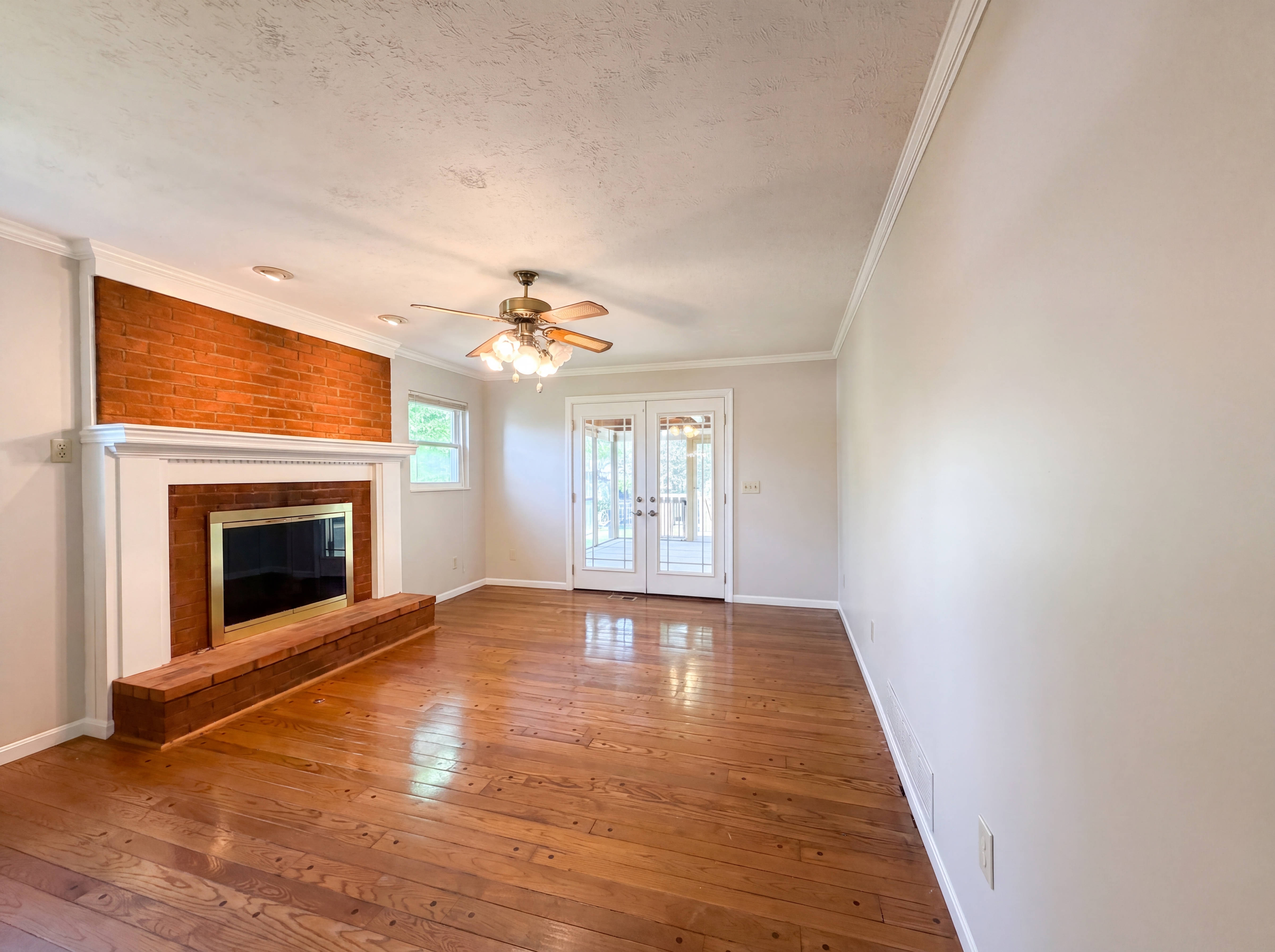 Photo 3 of 22 of 2086 Resor Rd, Fairfield, OH