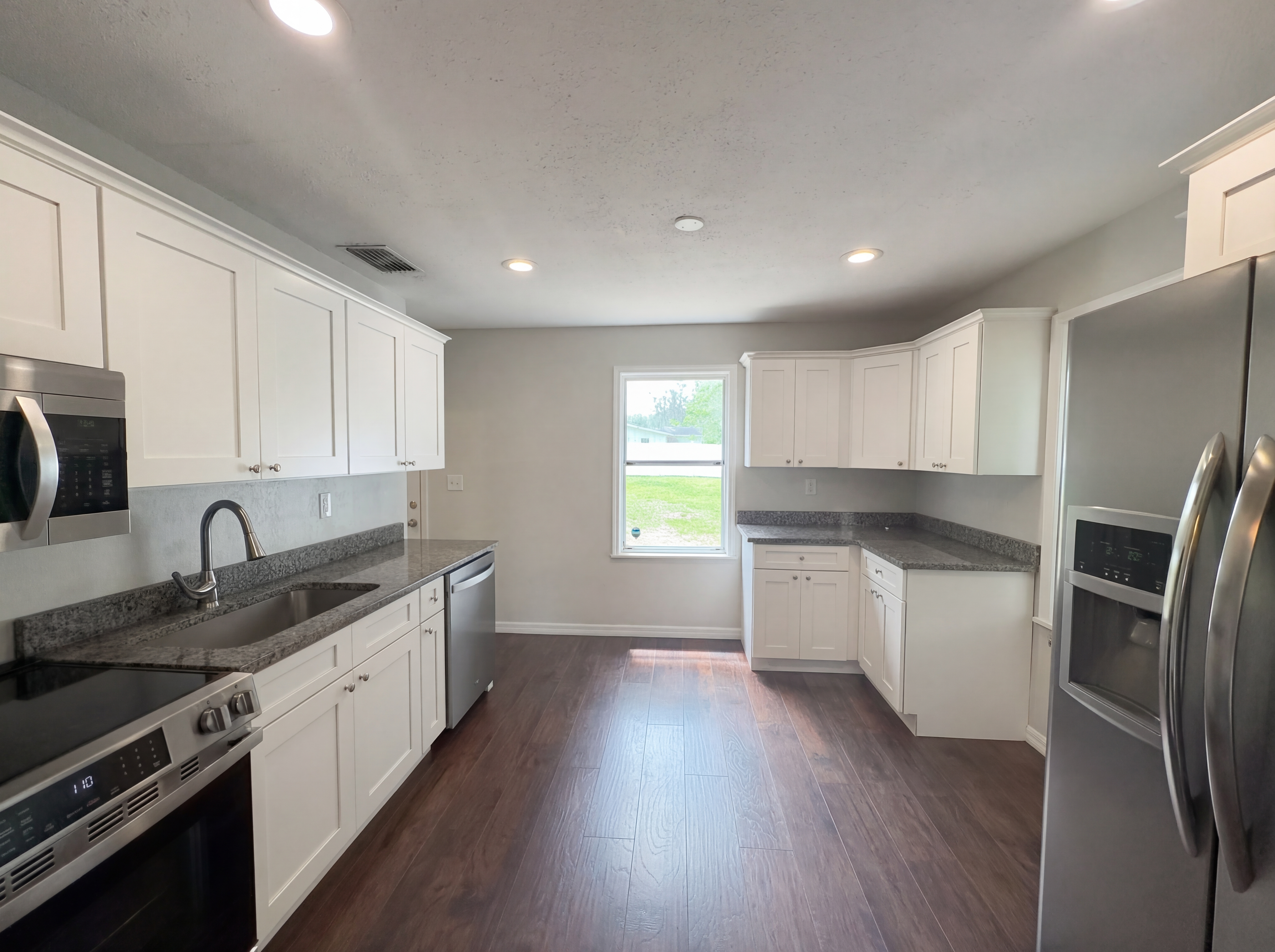 Photo 2 of 17 of 324 Bassedena Cir S, Lakeland, FL