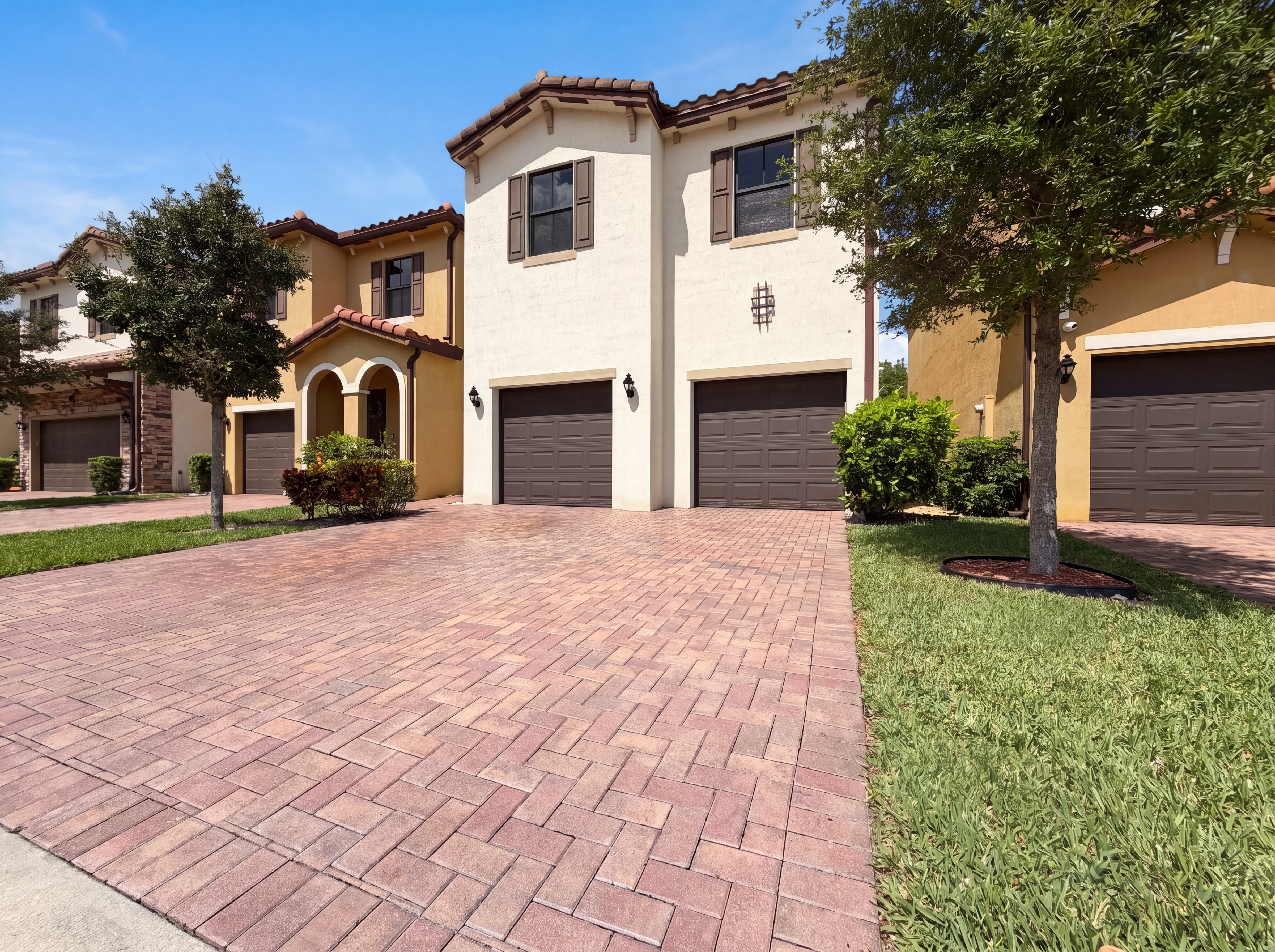 Photo 24 of 26 of 5213 NW 50th Ter, Tamarac, FL