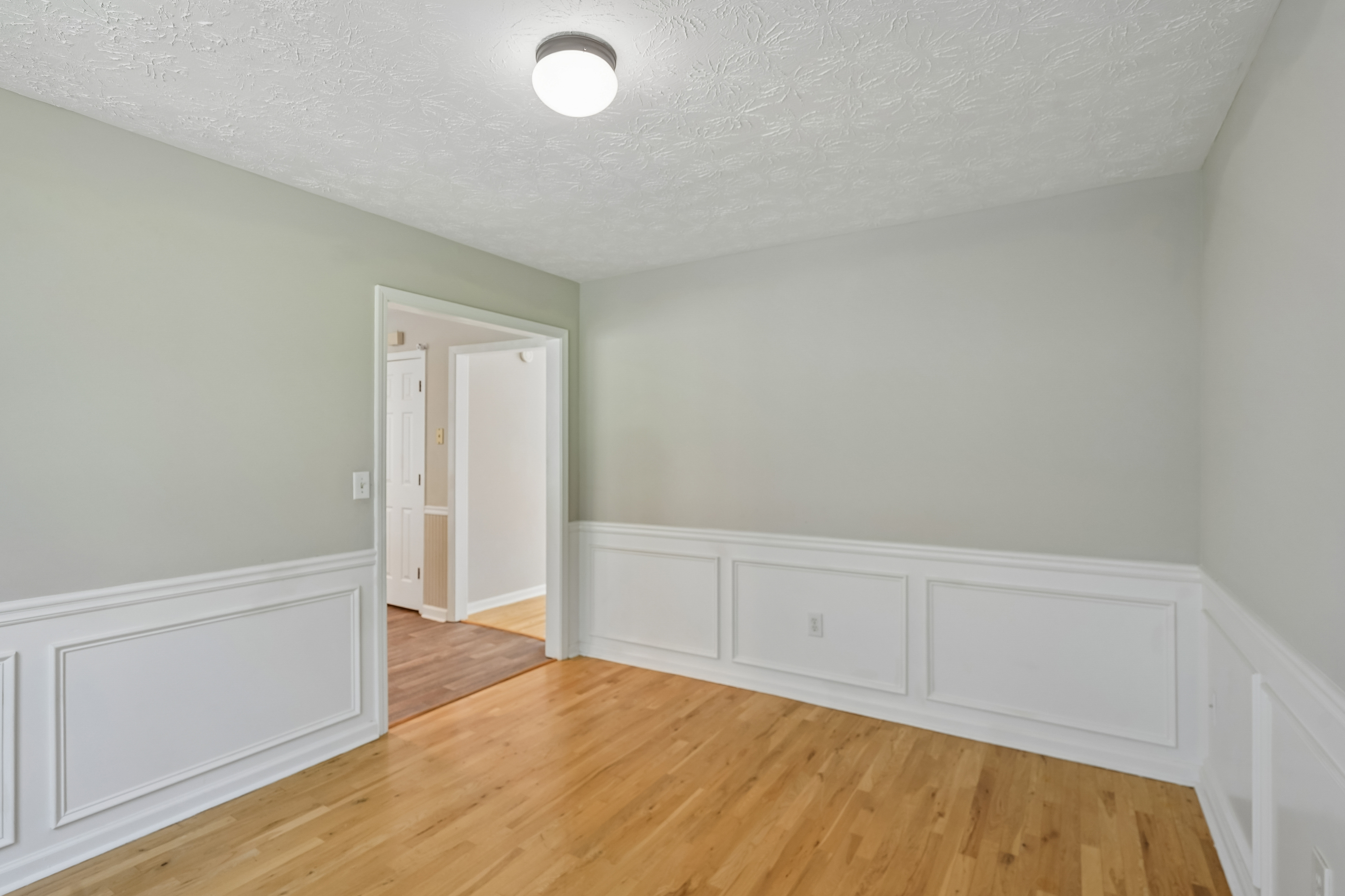 Photo 13 of 68 of 2859 Savannah Walk Ln, Suwanee, GA