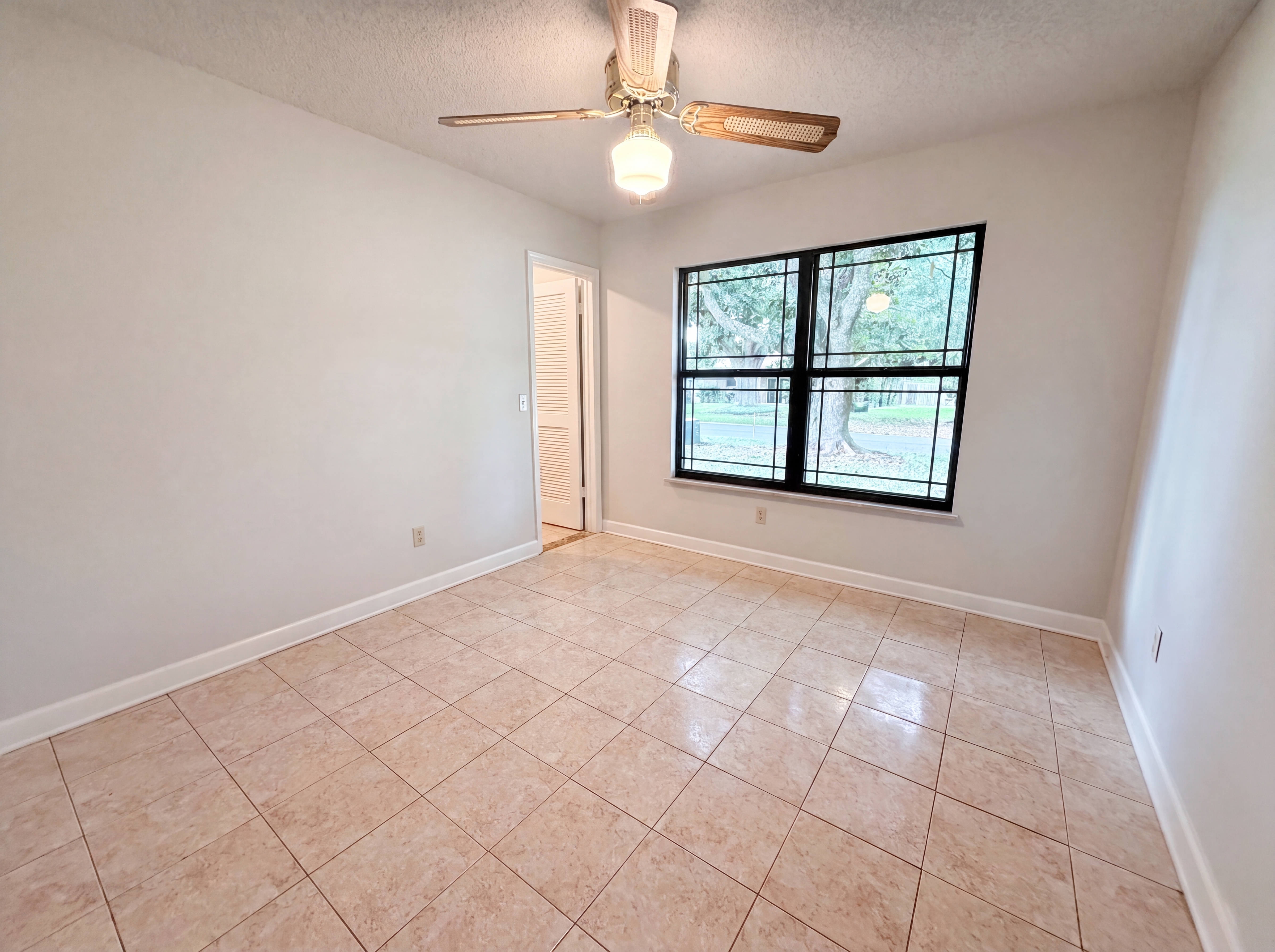 Photo 8 of 17 of 2441 Longwood St, Orange Park, FL