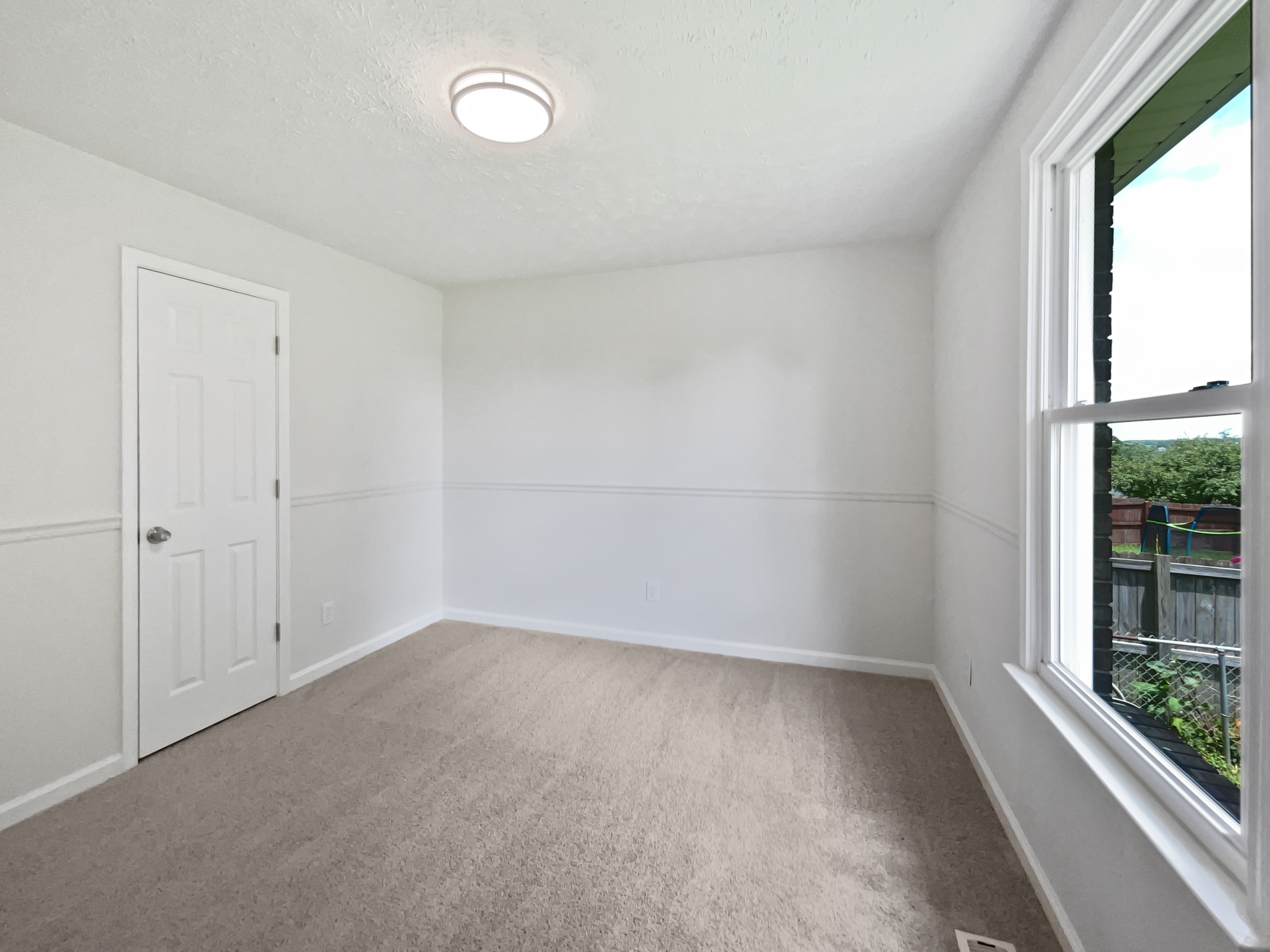 Photo 16 of 21 of 1317 Sonja Dr, Clarksville, TN