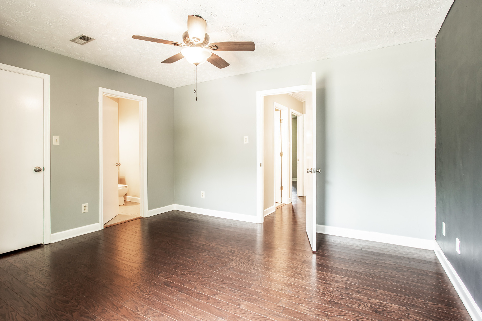 Photo 6 of 21 of 6009 Woodbark Trce, Knoxville, TN