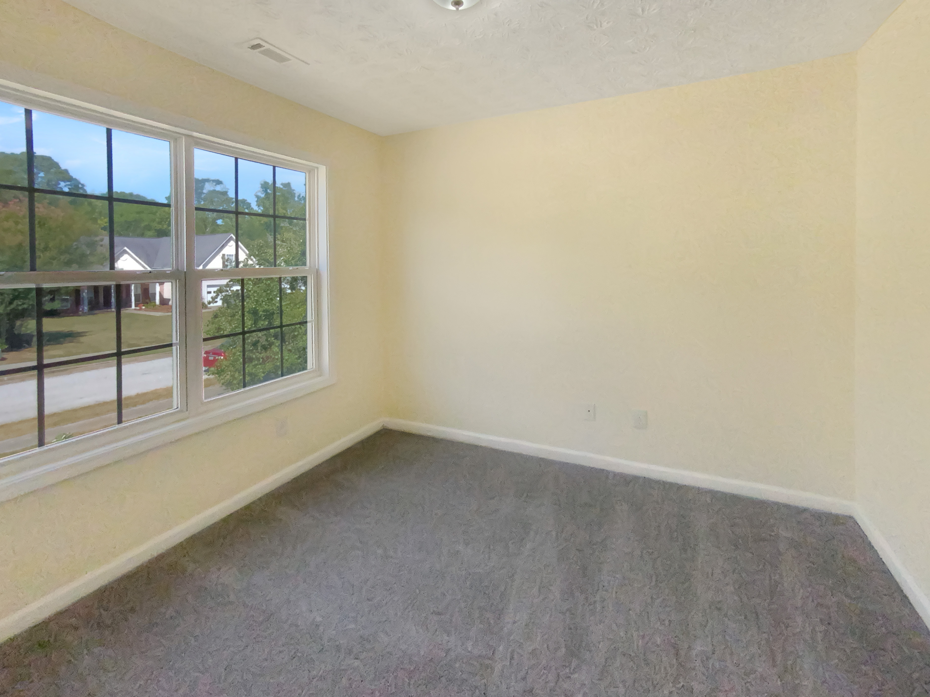 Photo 5 of 30 of 470 Trelawney Cir, Covington, GA