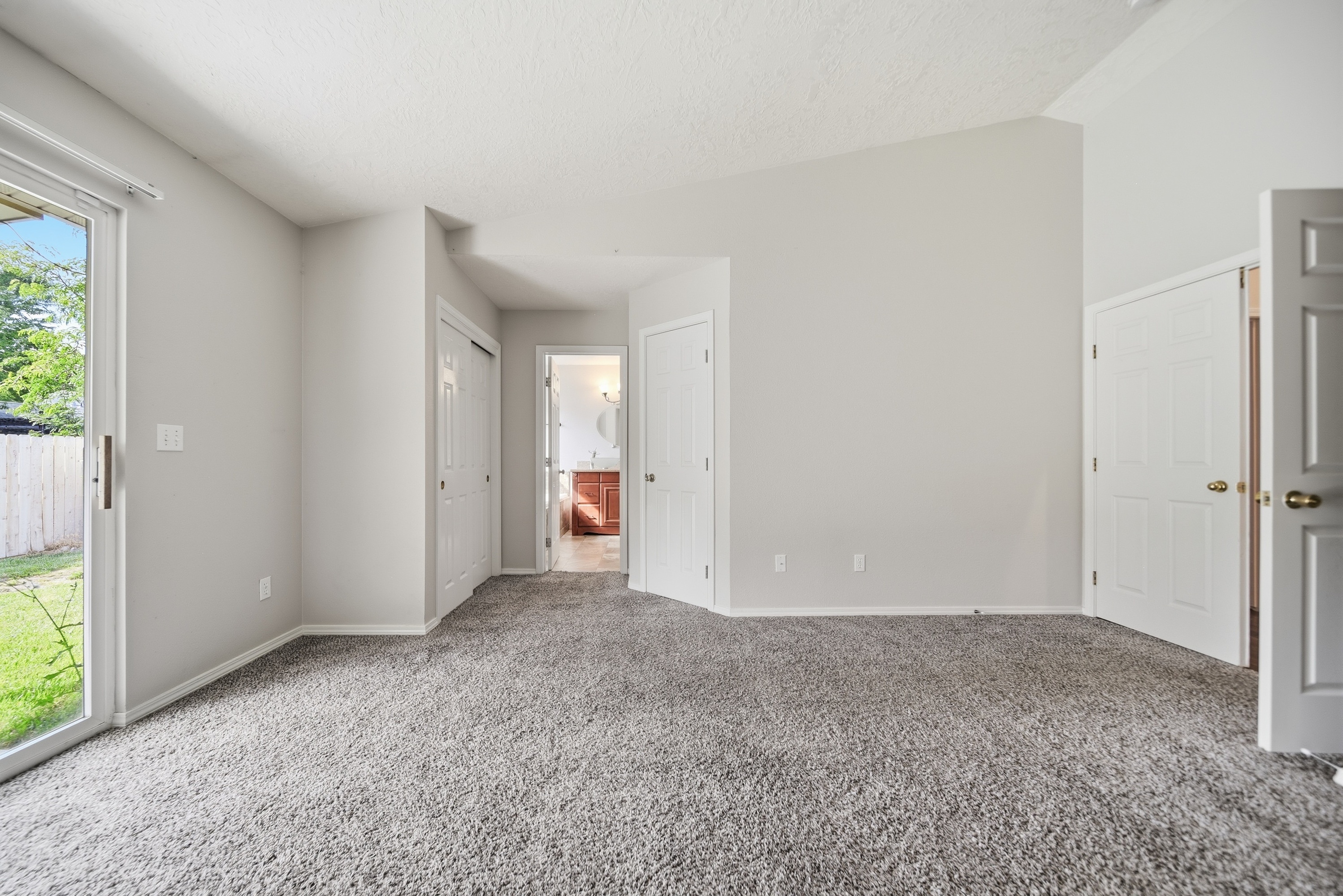 Photo 14 of 31 of 5417 N Hertford Way, Boise, ID