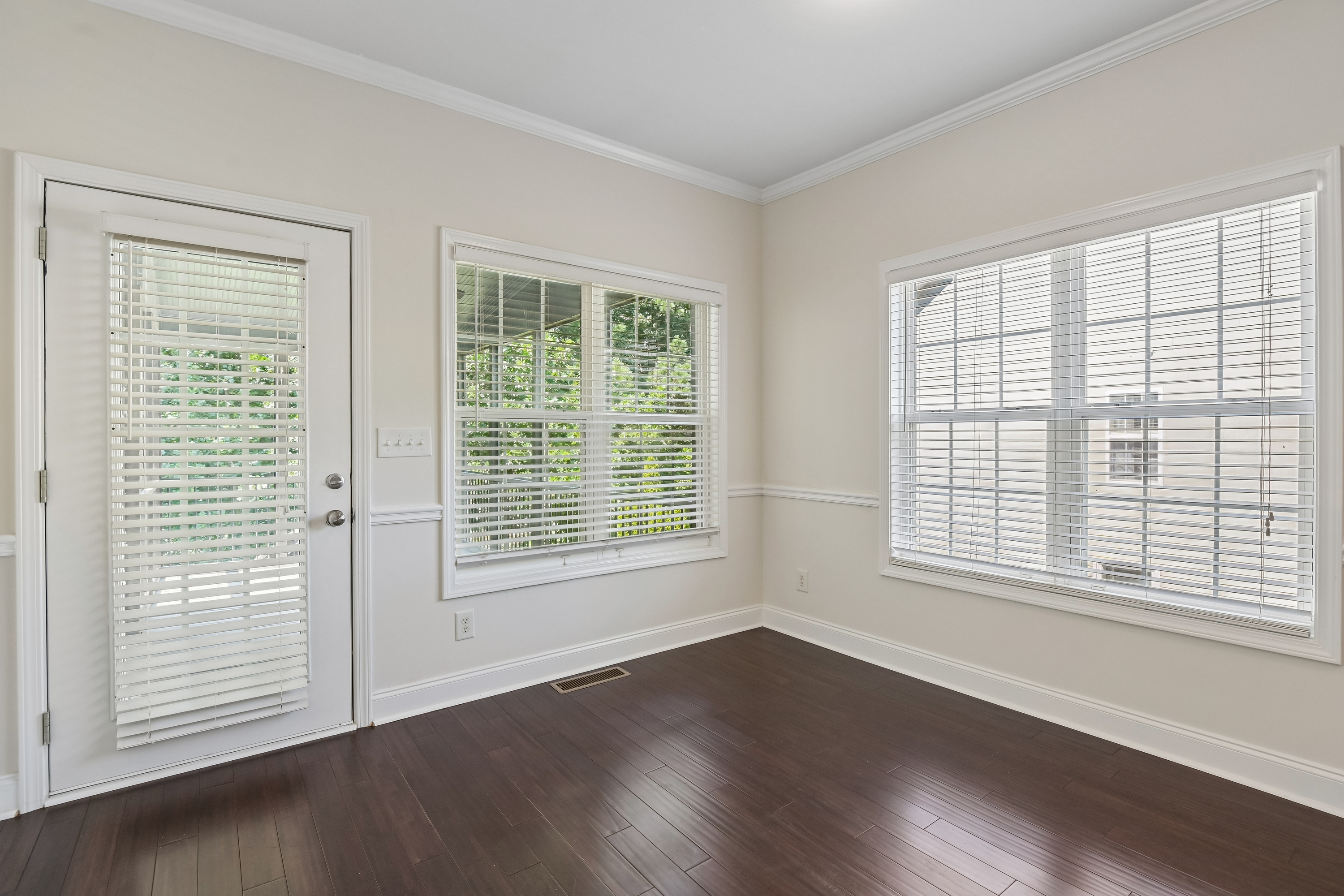 Photo 16 of 32 of 4564 Austin Hills Dr, Suwanee, GA