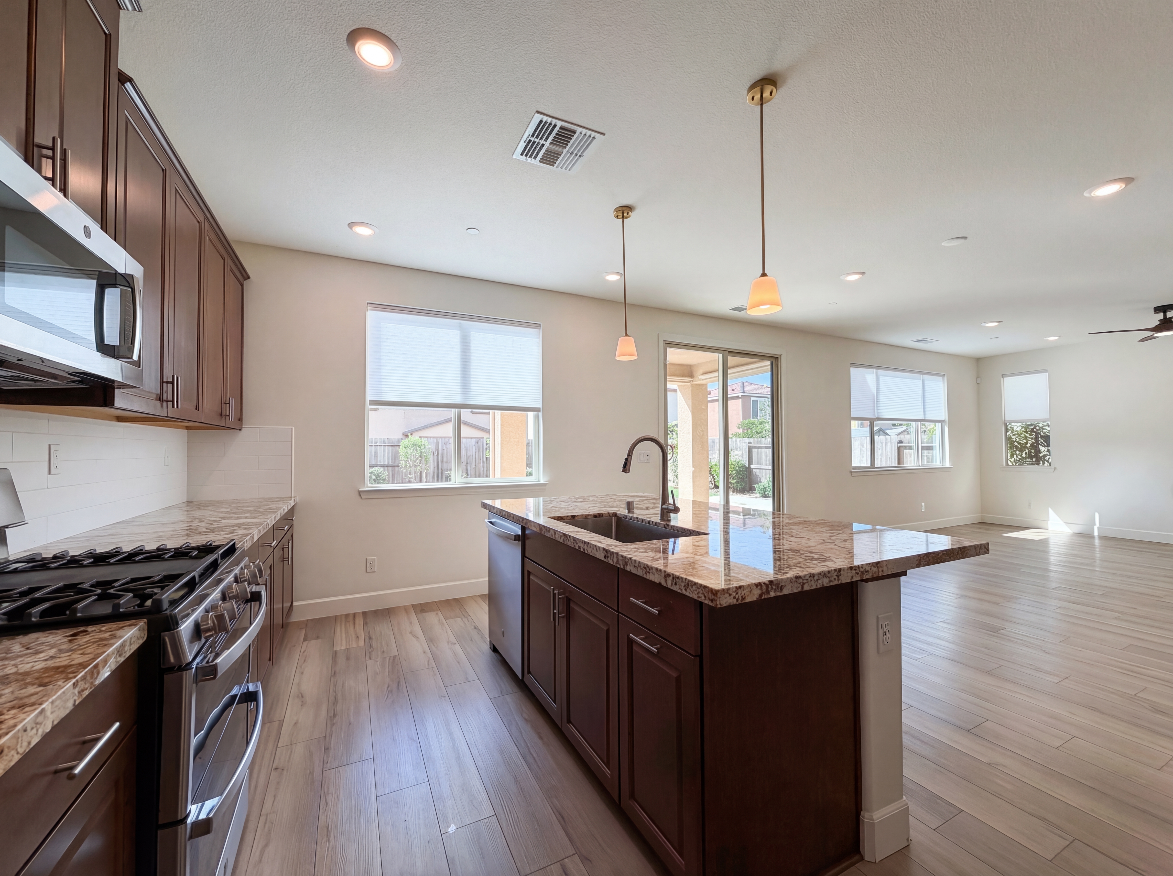 Photo 2 of 42 of 8778 Encore Way, Elk Grove, CA