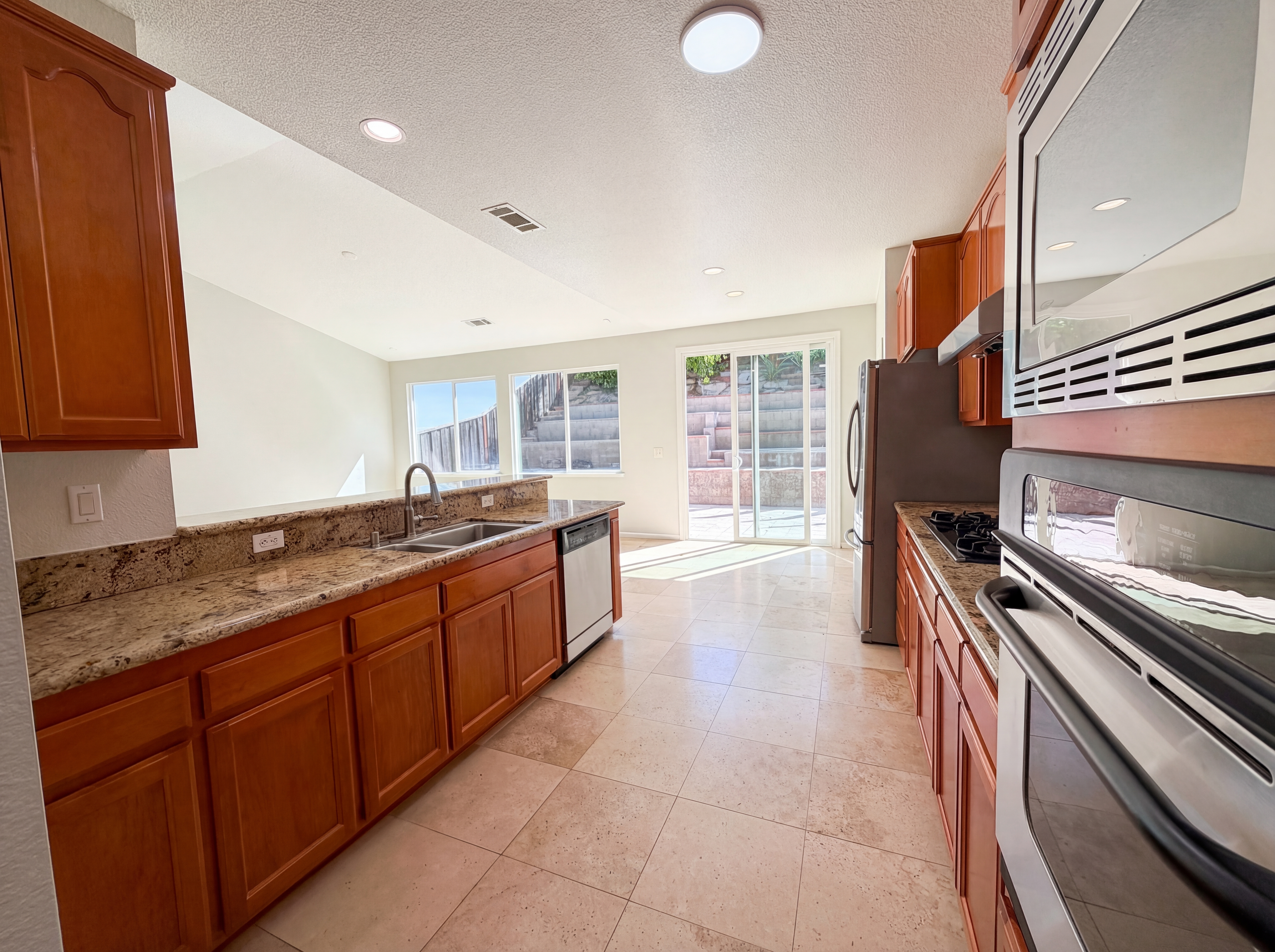 Photo 18 of 47 of 1257 Brooktrail Dr, Pittsburg, CA