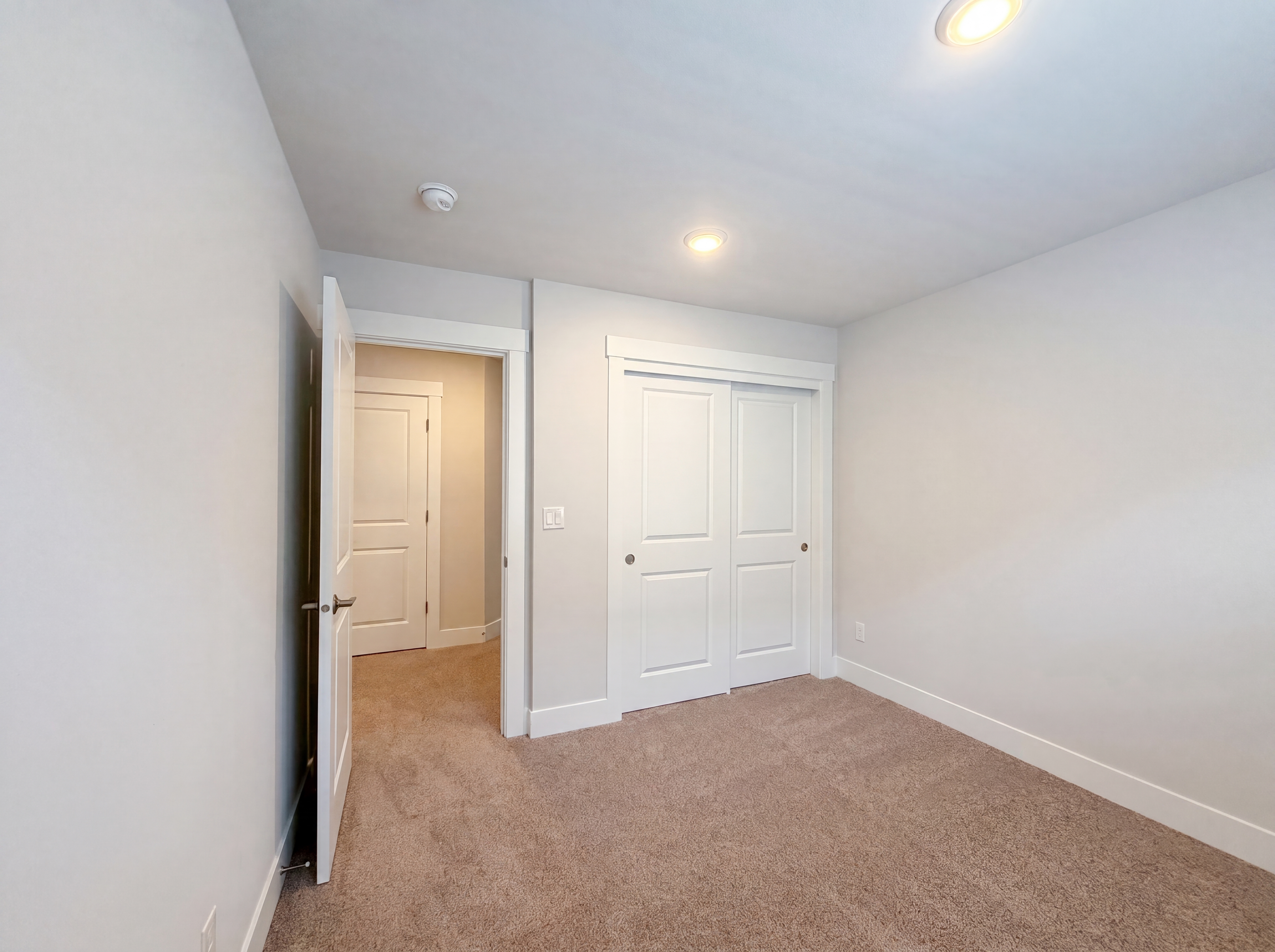 Photo 13 of 24 of 12706 SW Incline Dr, Beaverton, OR