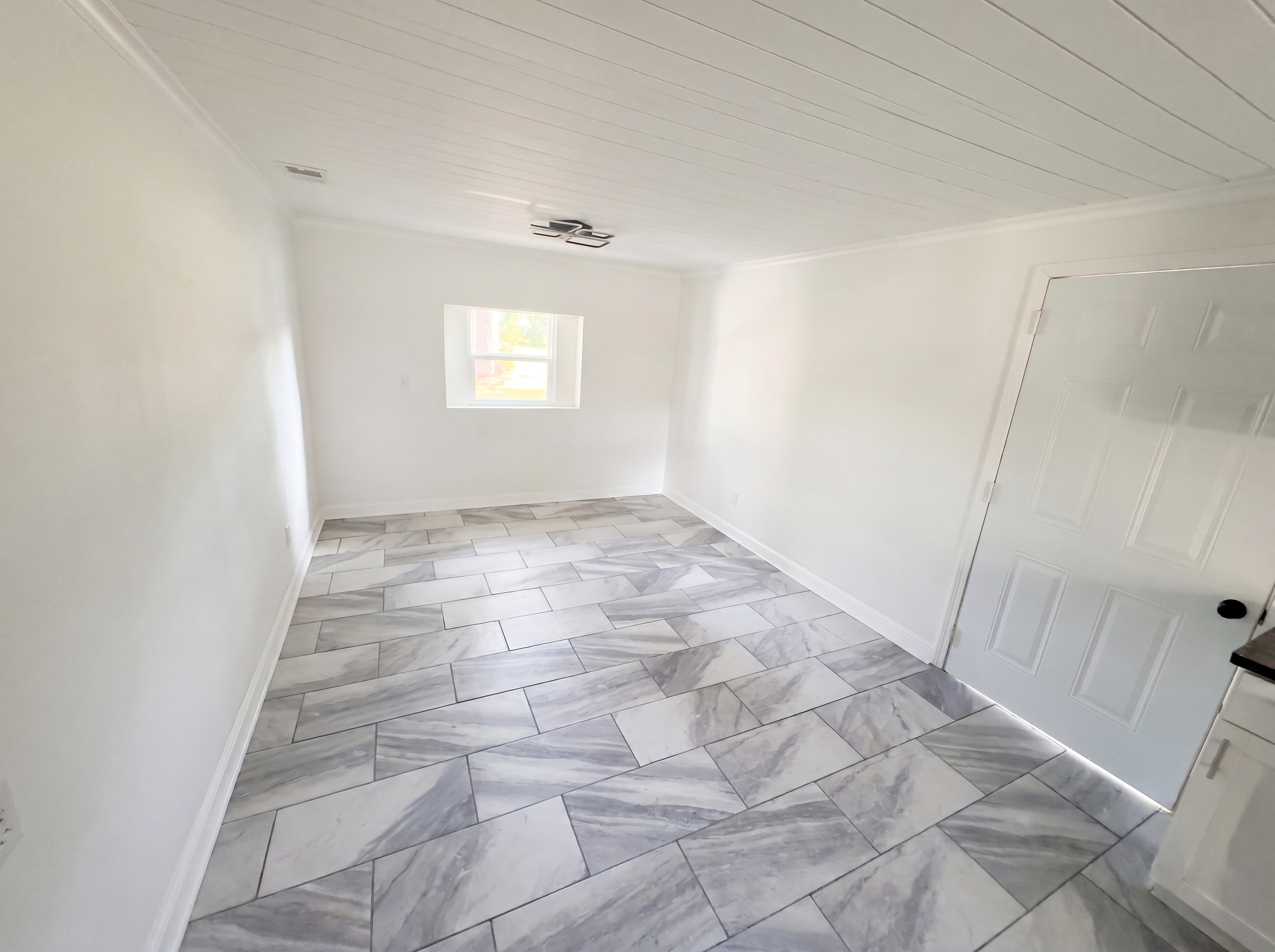 Photo 15 of 21 of 601 Community Dr, Waycross, GA