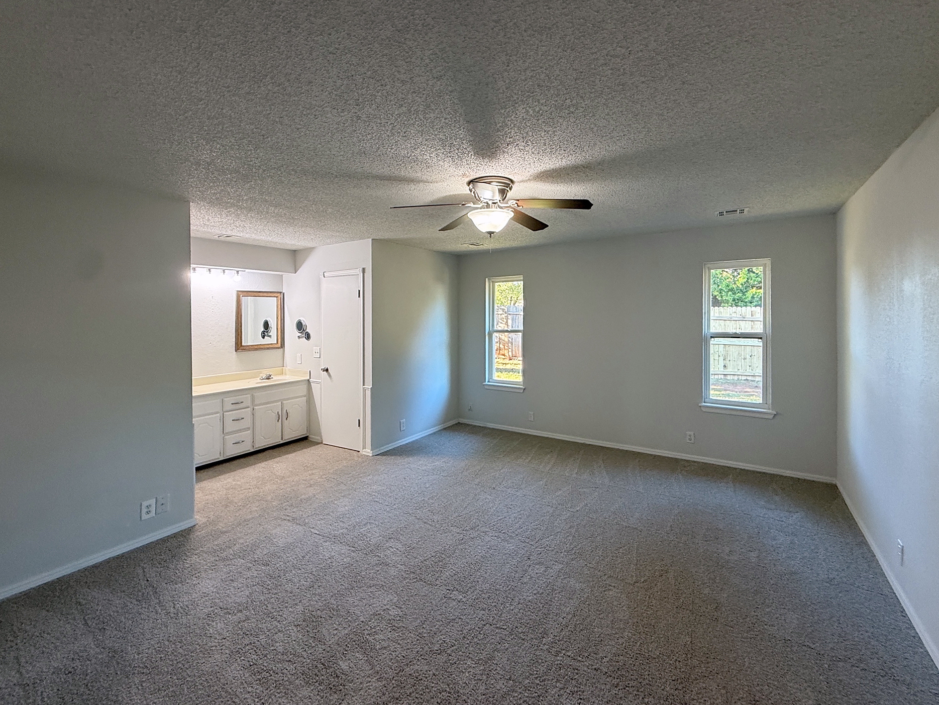 Photo 4 of 19 of 2717 Rolling Hills Ter, Edmond, OK