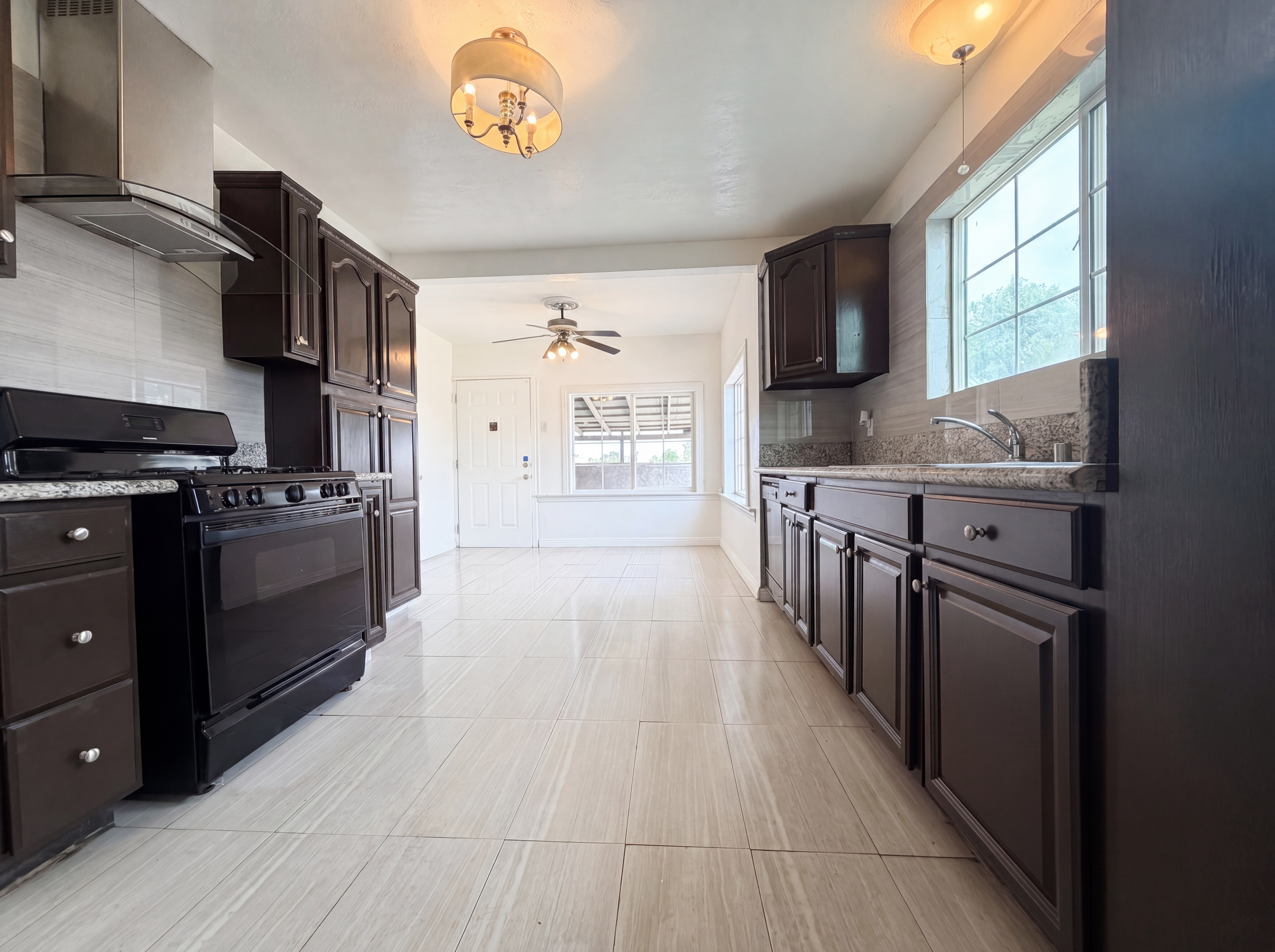 Photo 18 of 42 of 11950 Lee Ave, Adelanto, CA