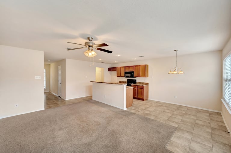 Photo 8 of 20 - 10731 Deauville Dr, Fort Worth, TX 76108