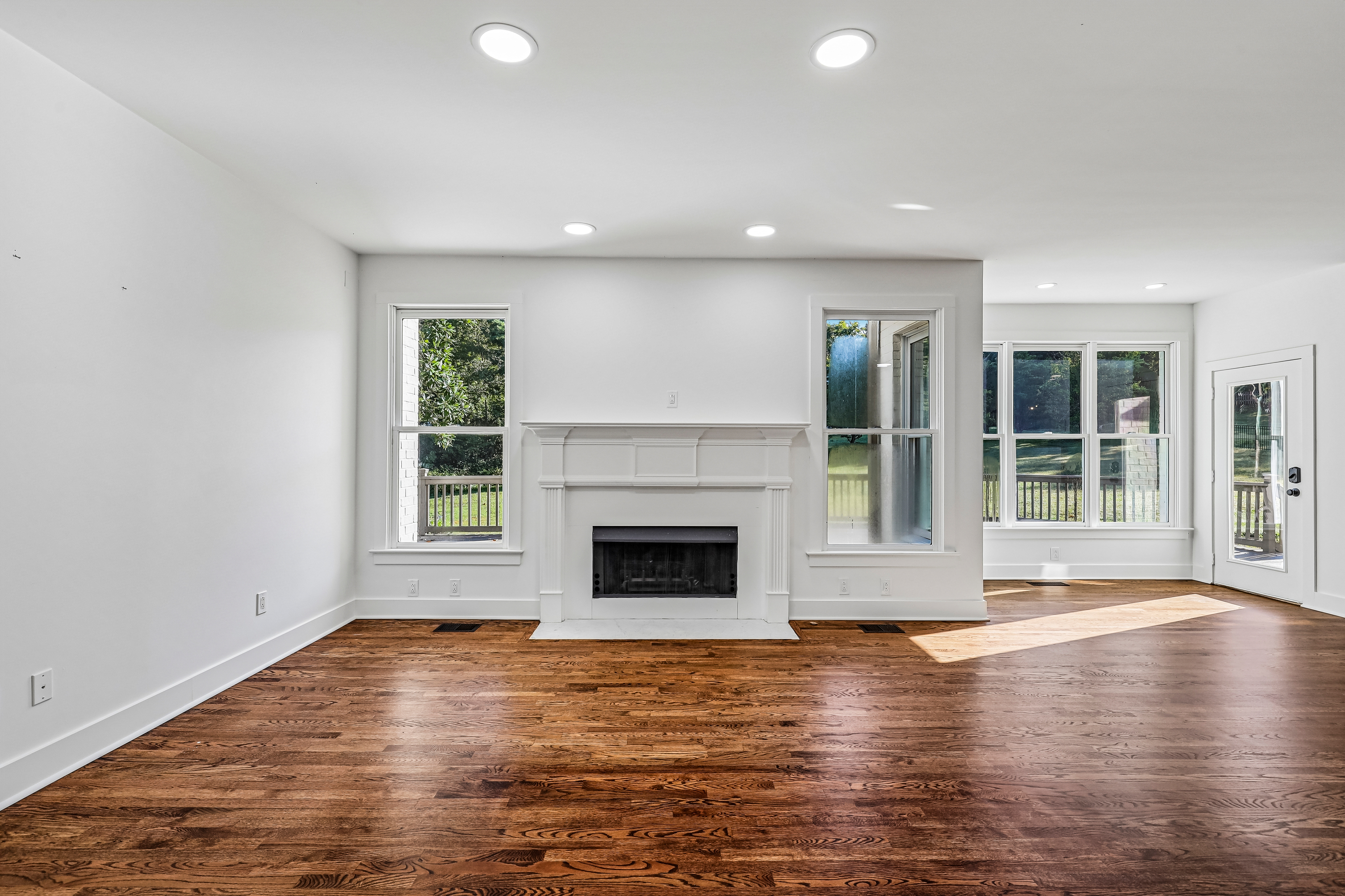 Photo 3 of 55 of 9316 Chesapeake Dr, Brentwood, TN