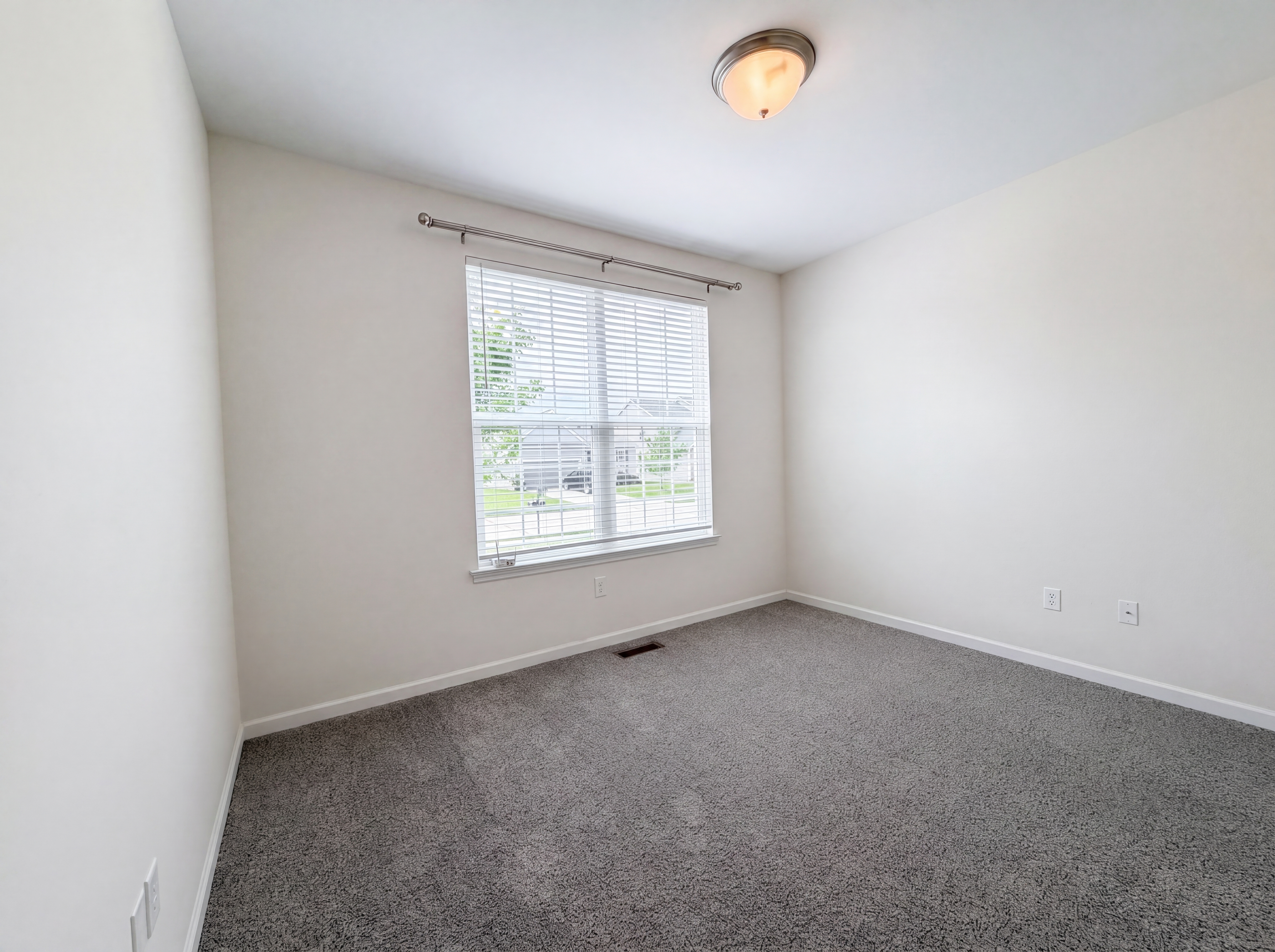 Photo 11 of 22 of 1034 Sweet River Dr, Saint Paul, MO