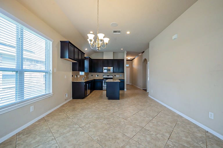 Photo 9 of 24 - 24627 Colonial Maple Dr, Katy, TX 77493