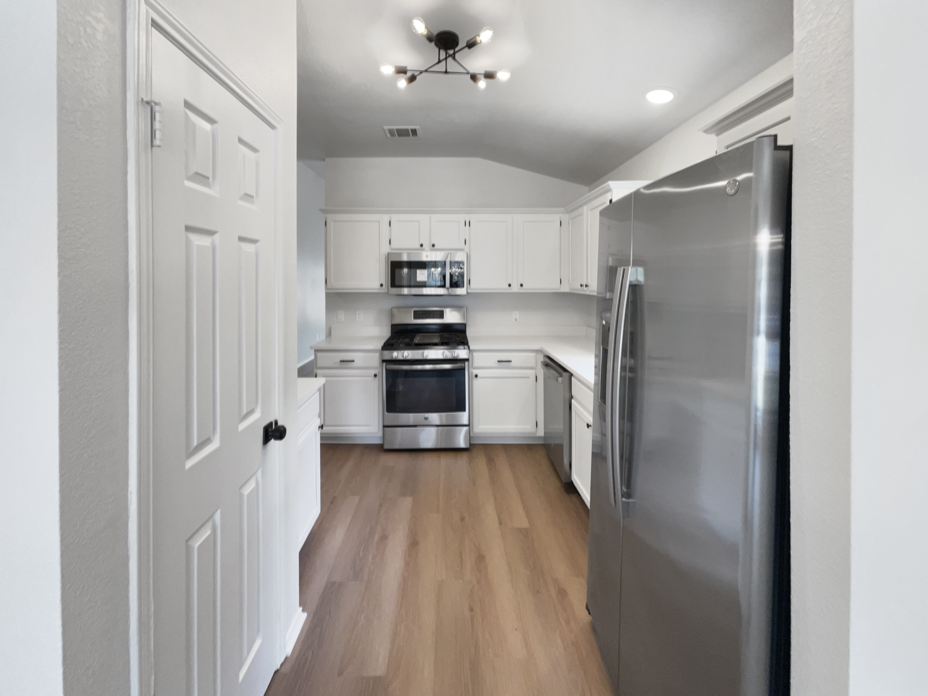 Photo 13 of 20 of 1207 Brashear Ln, Cedar Park, TX