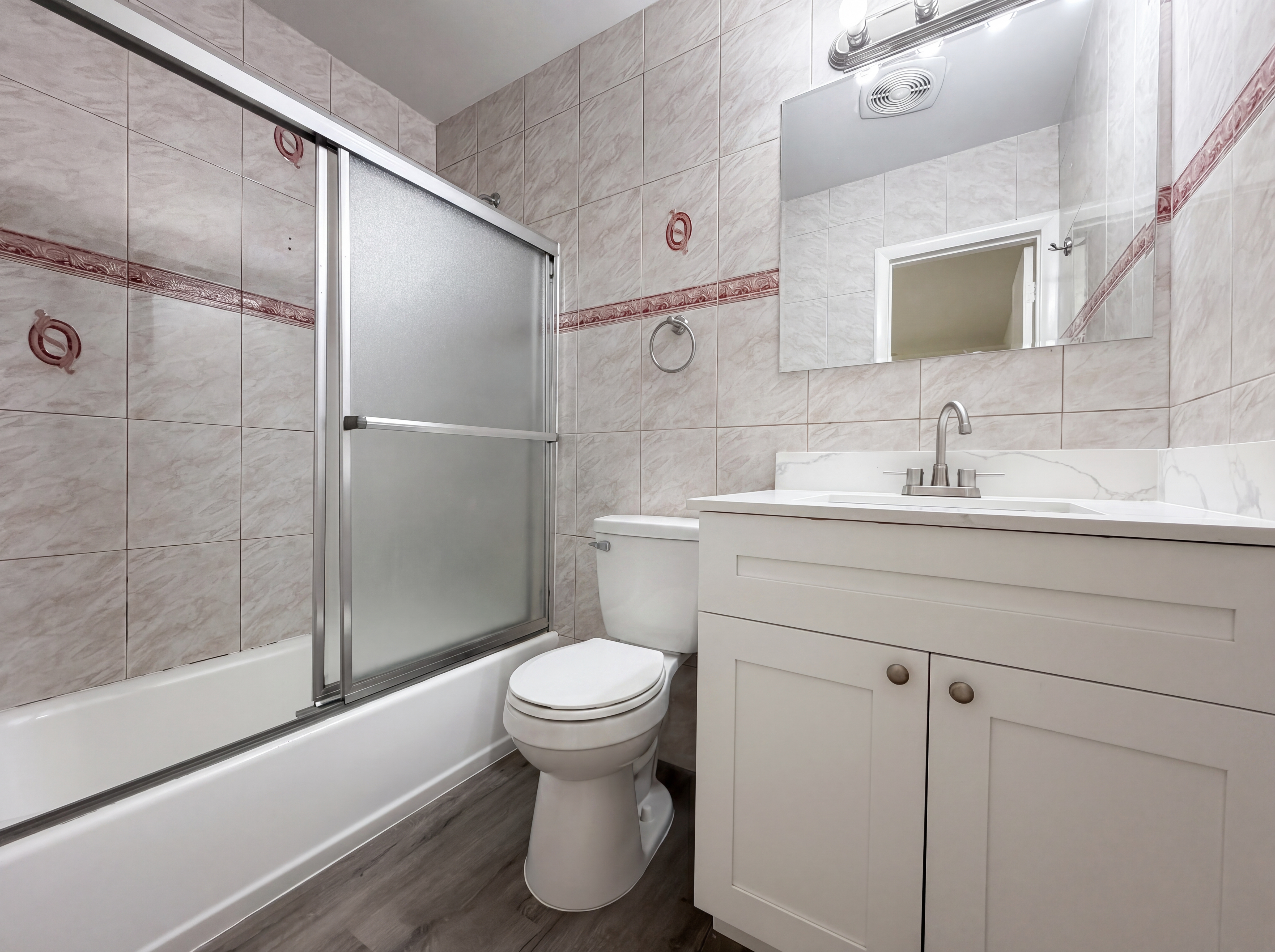Photo 12 of 19 of 820 NW 78th Ave, Pembroke Pines, FL