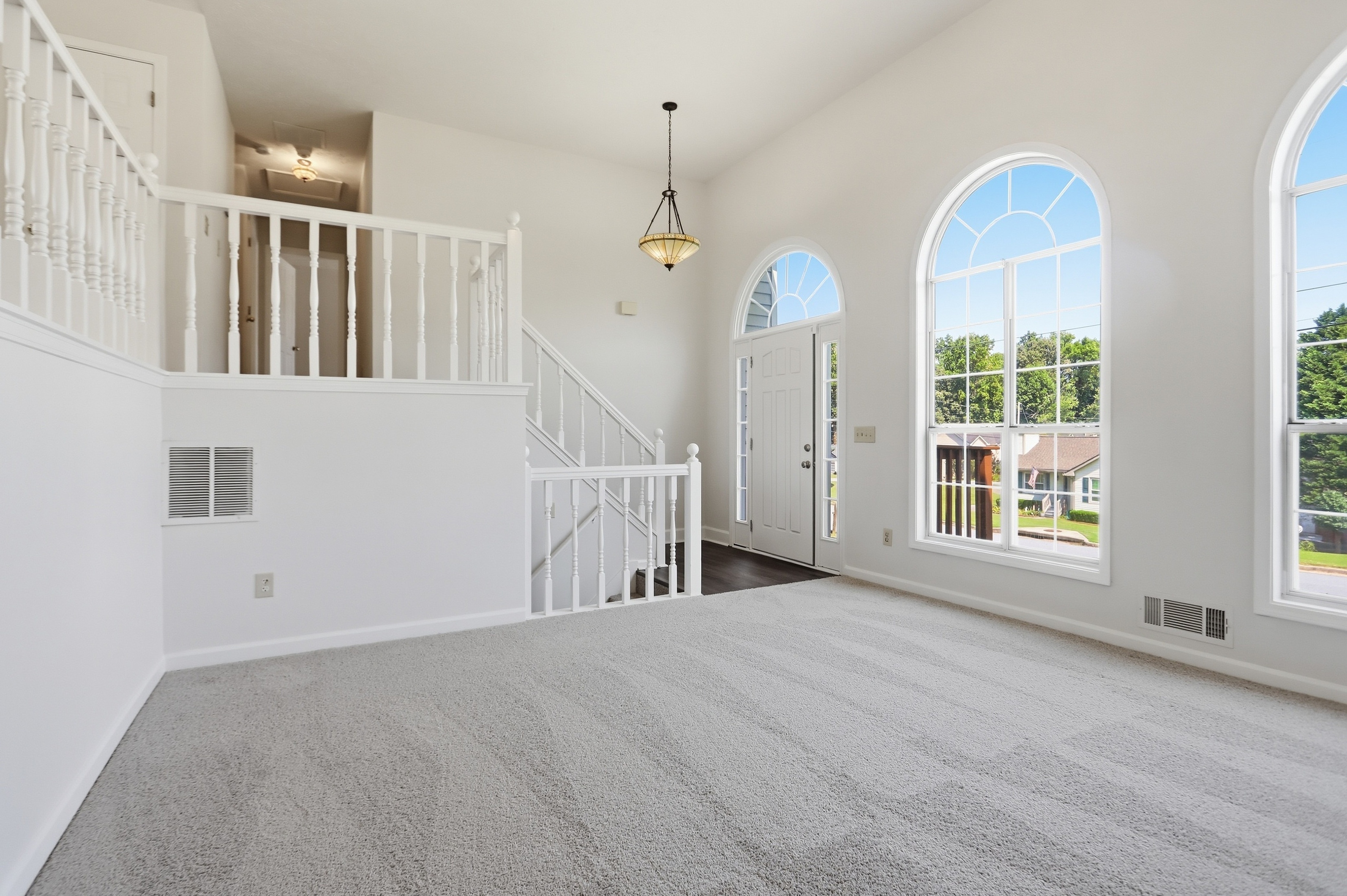 Photo 10 of 38 of 5430 Princeton Oaks Dr, Sugar Hill, GA