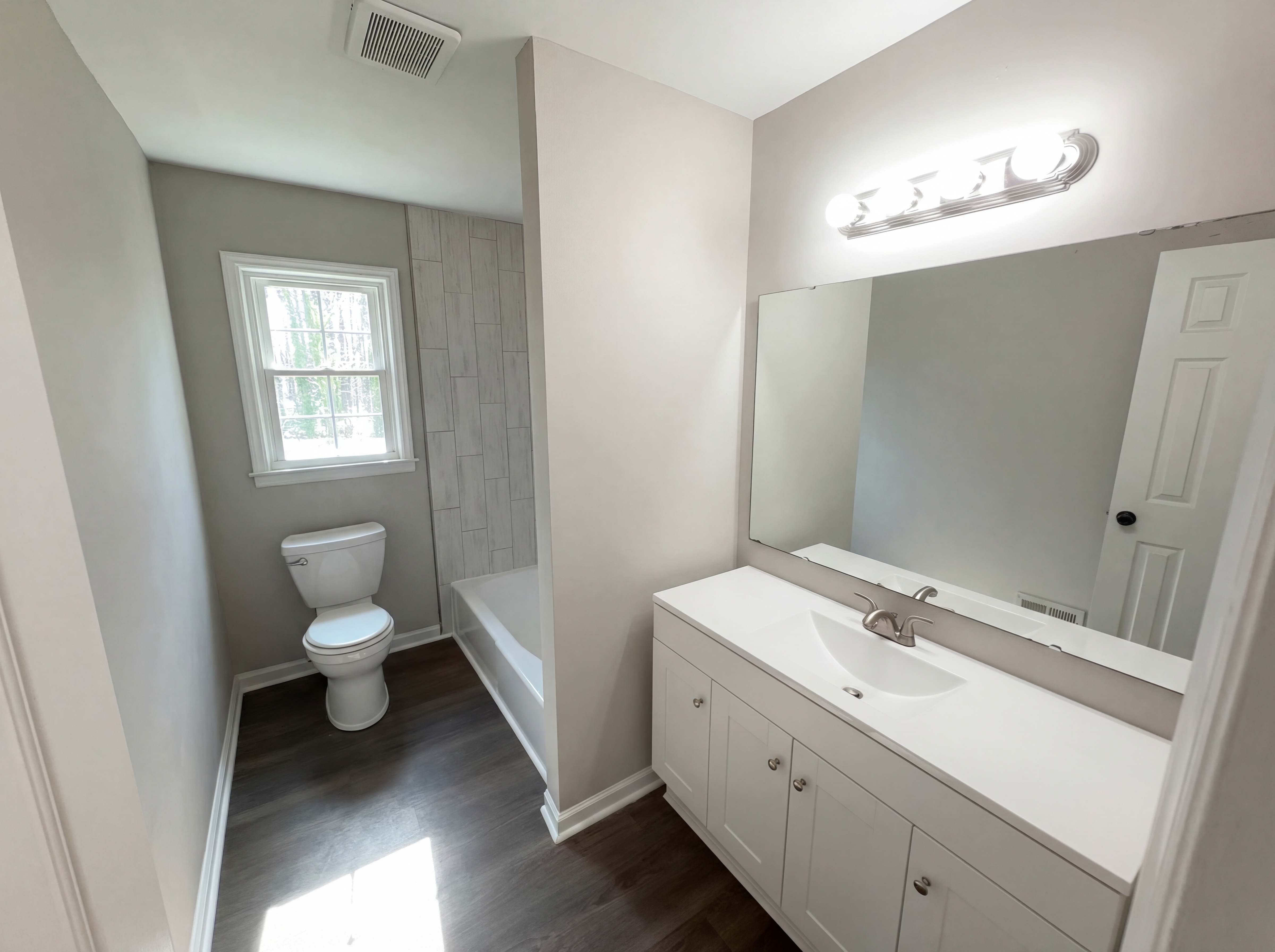 Photo 16 of 31 of 7700 Meadowdale Ln, Charlotte, NC