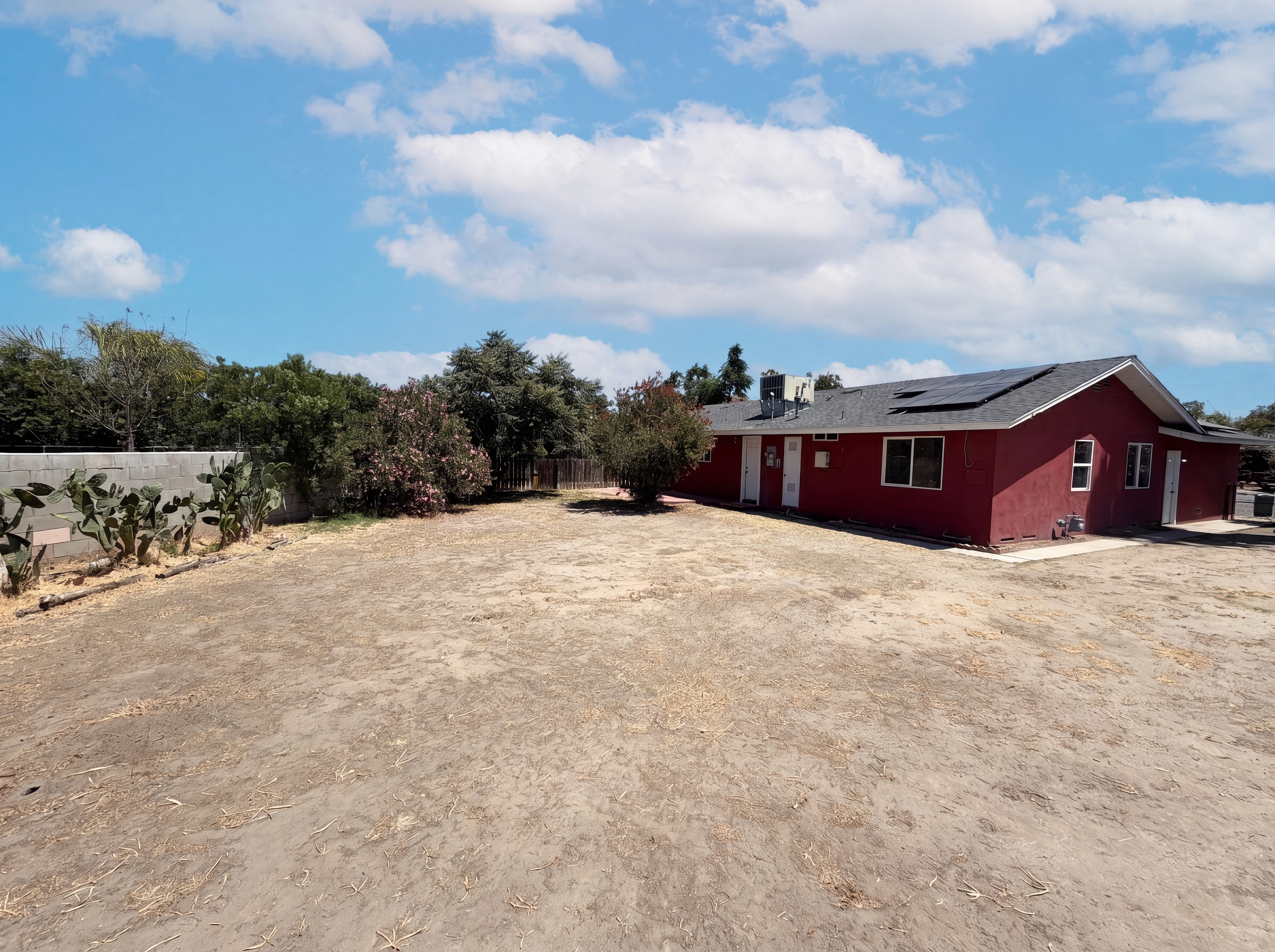 Photo 5 of 20 of 215 Laurel Ln, Hemet, CA