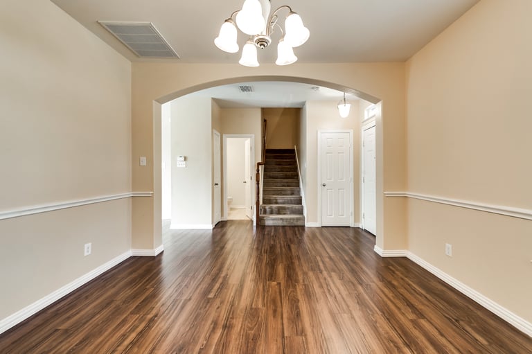 Photo 13 of 31 - 1203 Clearwater Dr, Grand Prairie, TX 75052