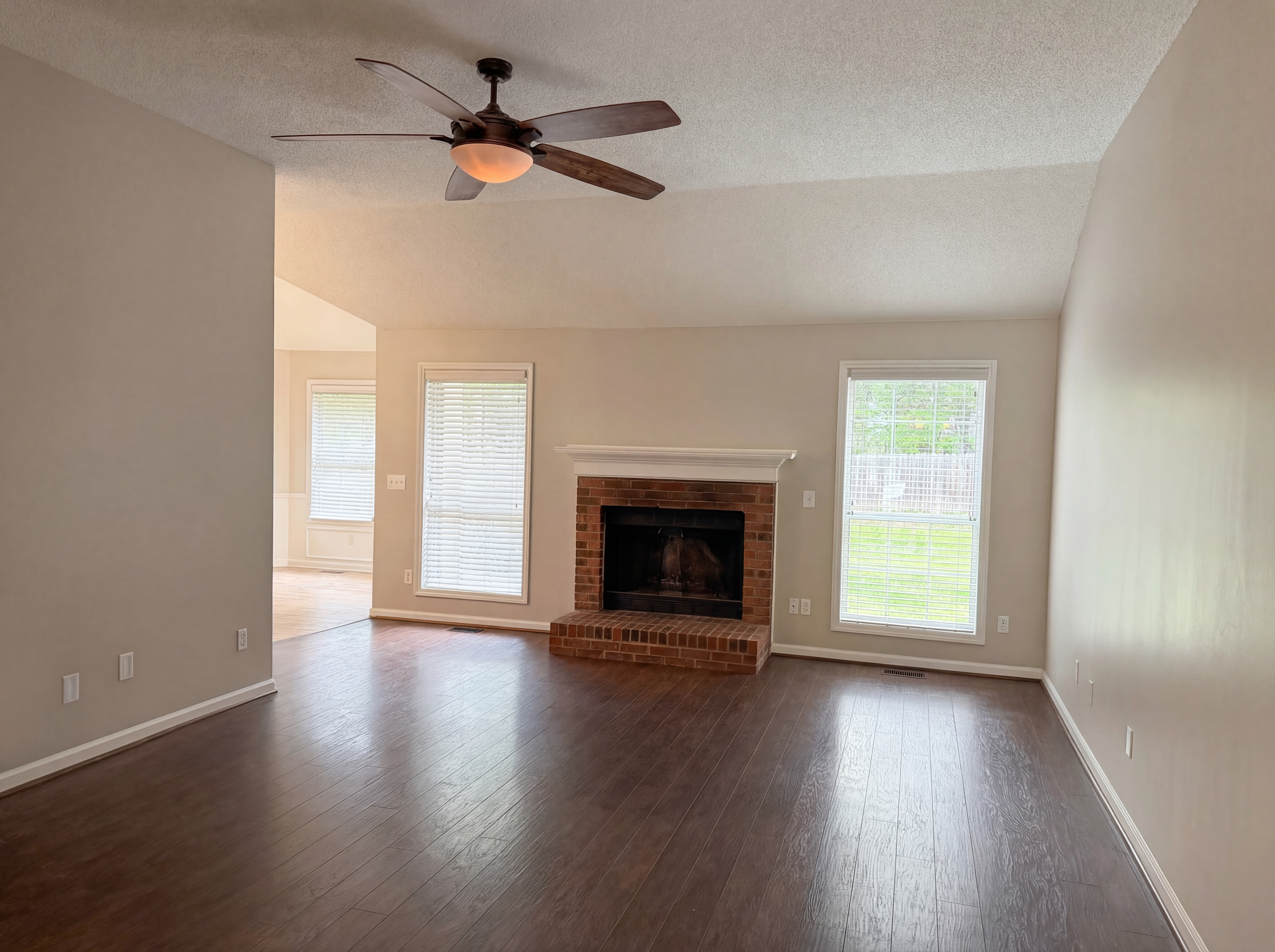 Photo 3 of 22 of 206 Gleneagle Cir, Irmo, SC