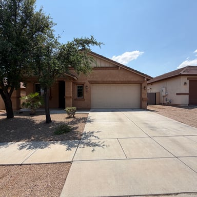 Property photo 1 of 575 W Camino Sorpresa