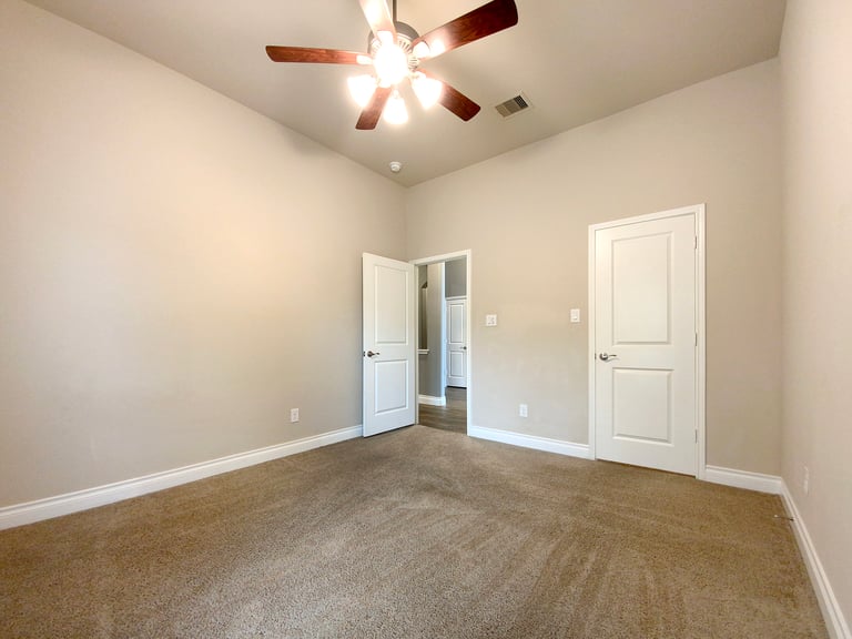 Photo 15 of 31 - 512 Judge Fisk Dr, Leander, TX 78641