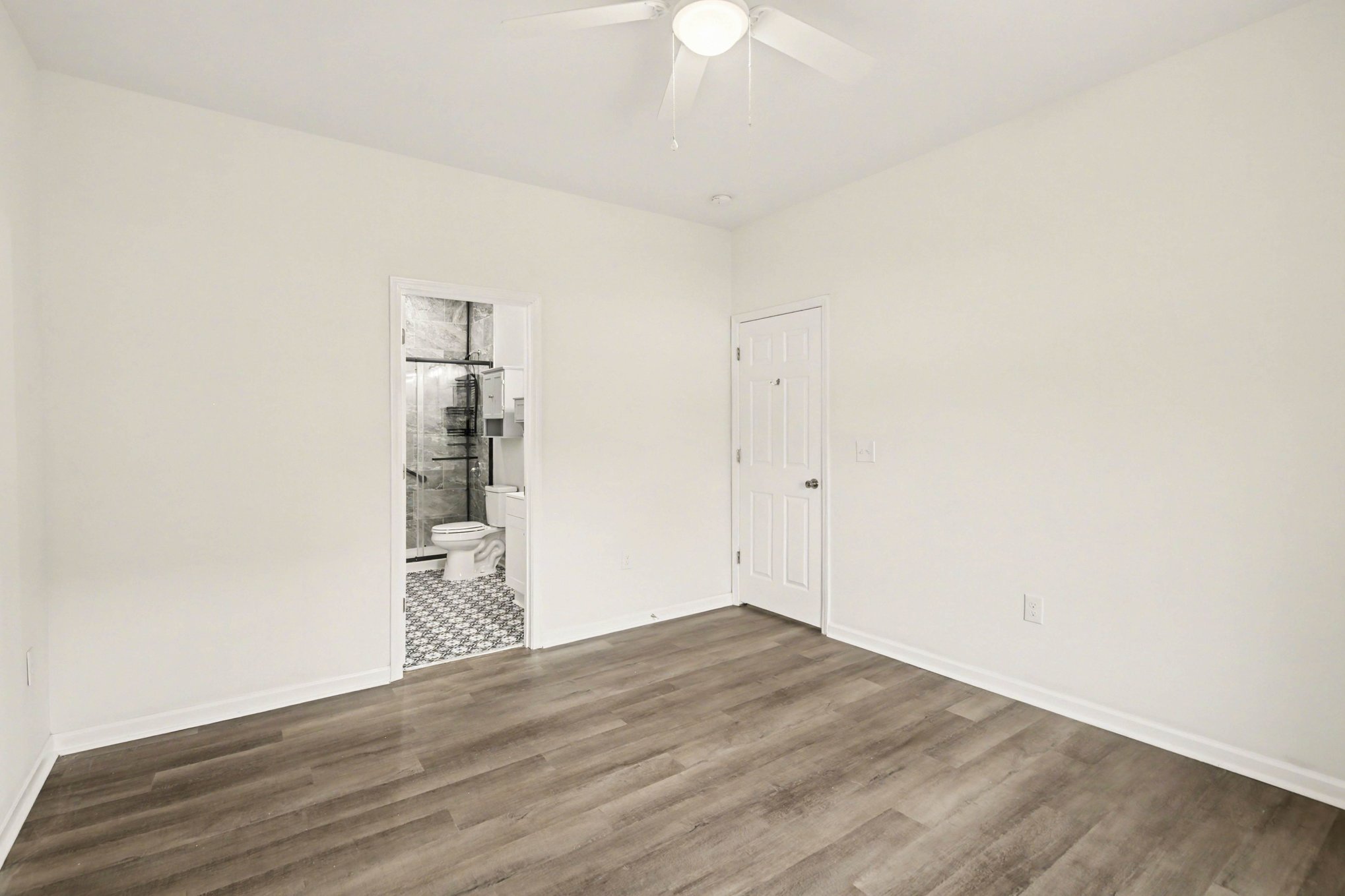 Photo 4 of 17 of 715 Meadowgreen Village Dr, Eden, NC