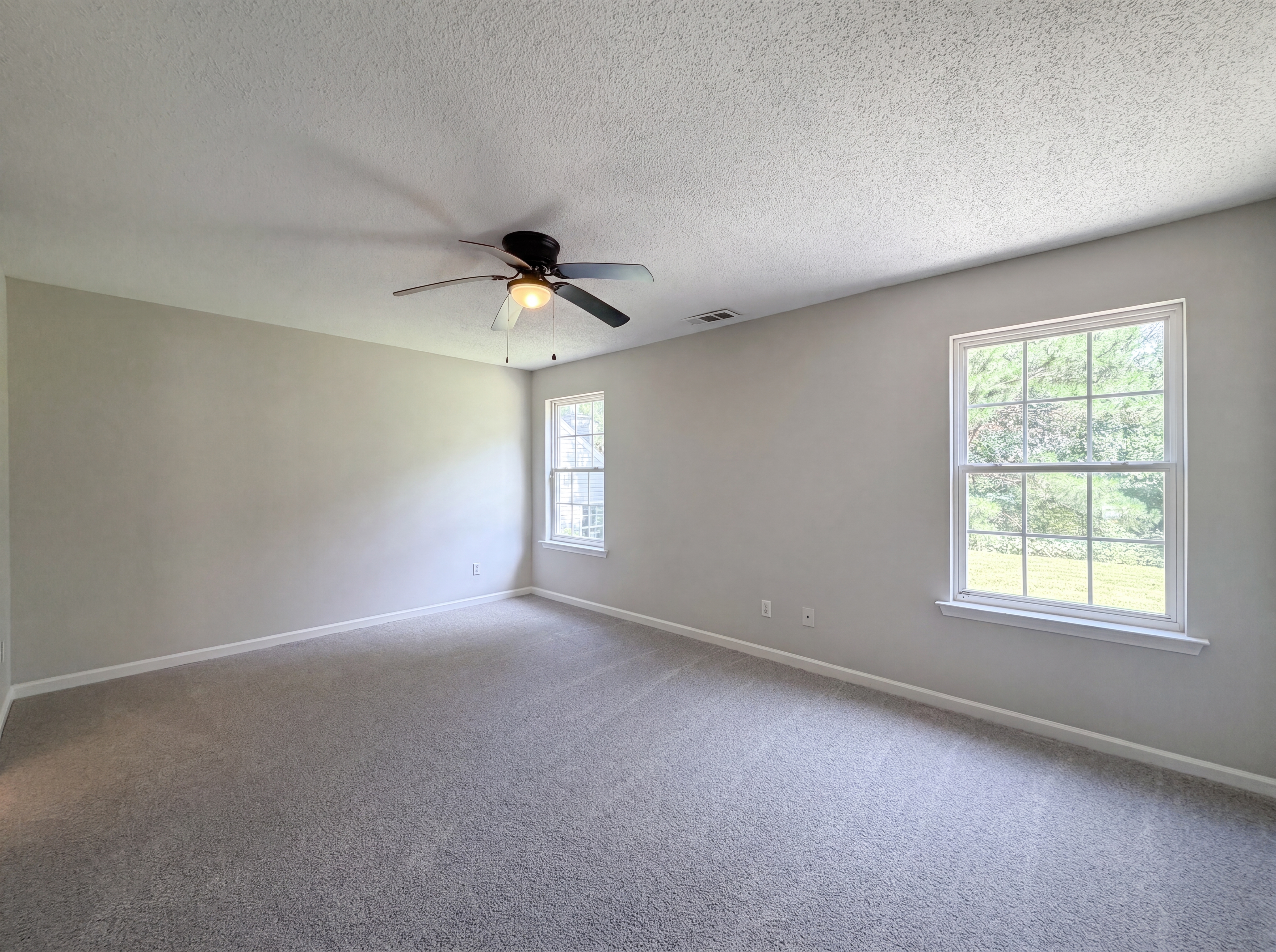 Photo 4 of 23 of 635 Sable View Ln, Atlanta, GA