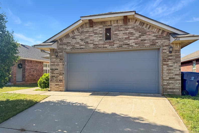 Property photo 1 of 1416 NW 129th Ter