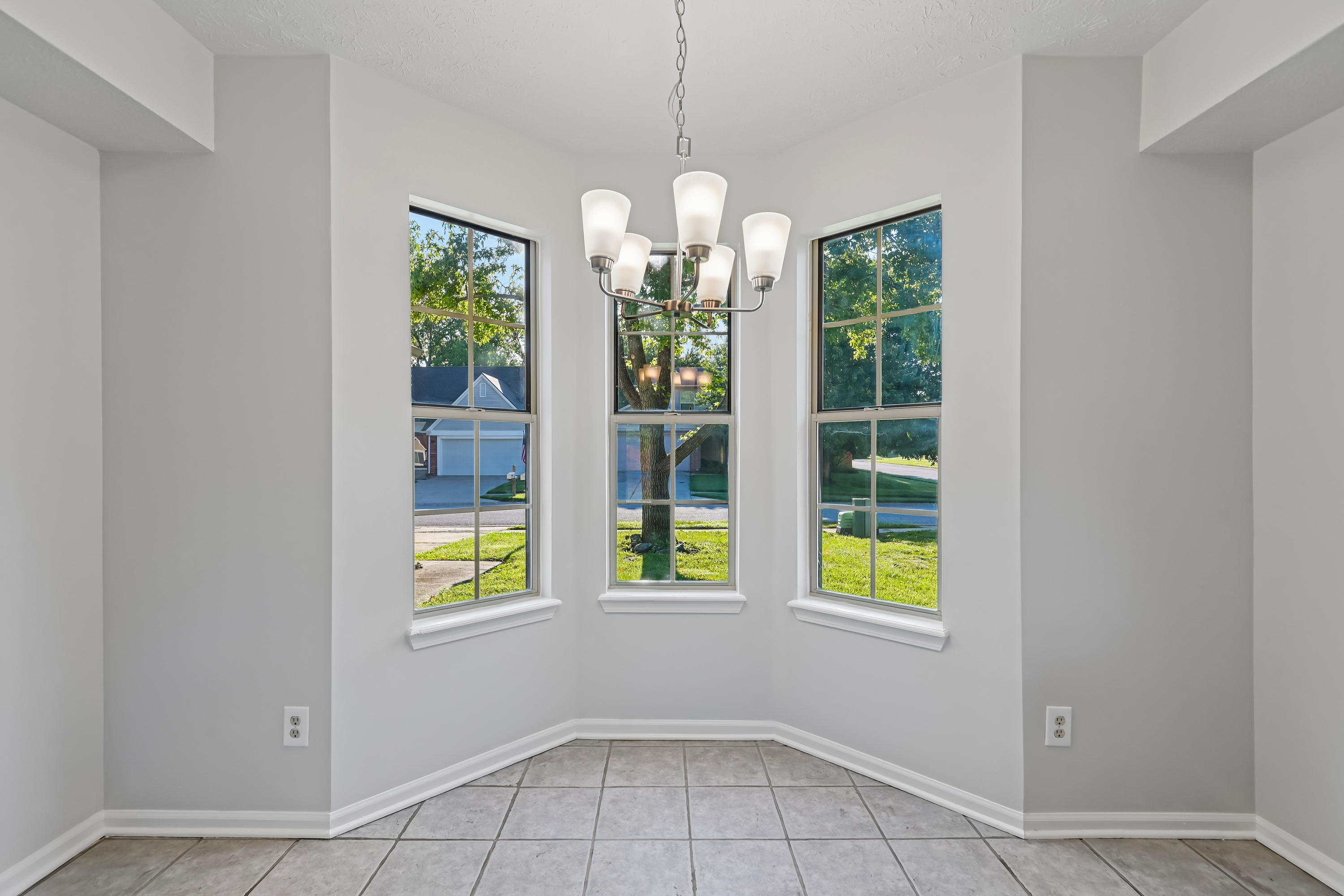 Photo 17 of 39 of 5654 Crown Vetch Pl, Indianapolis, IN