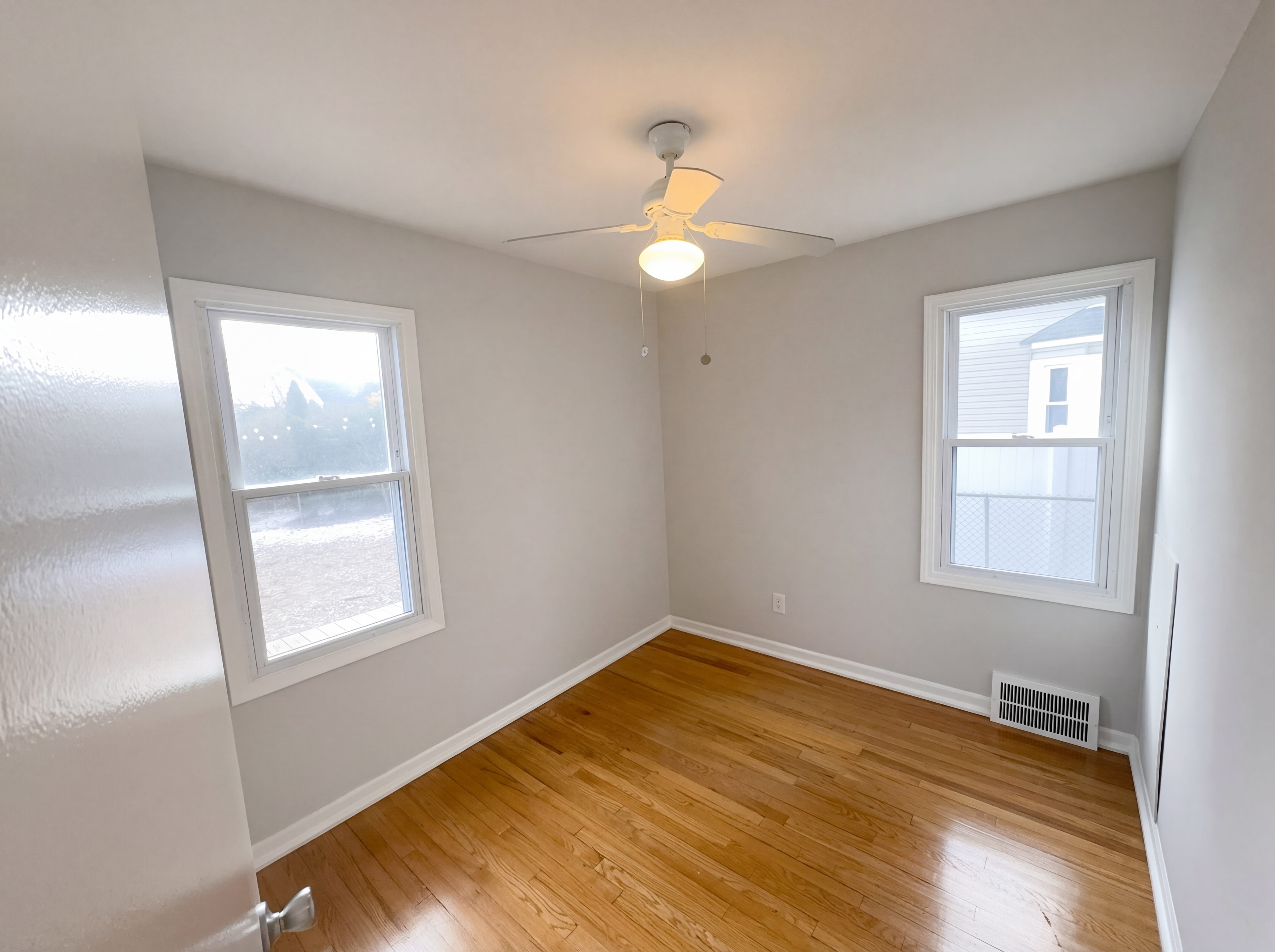 Photo 10 of 24 of 1824 E Hudson Ave, Royal Oak, MI