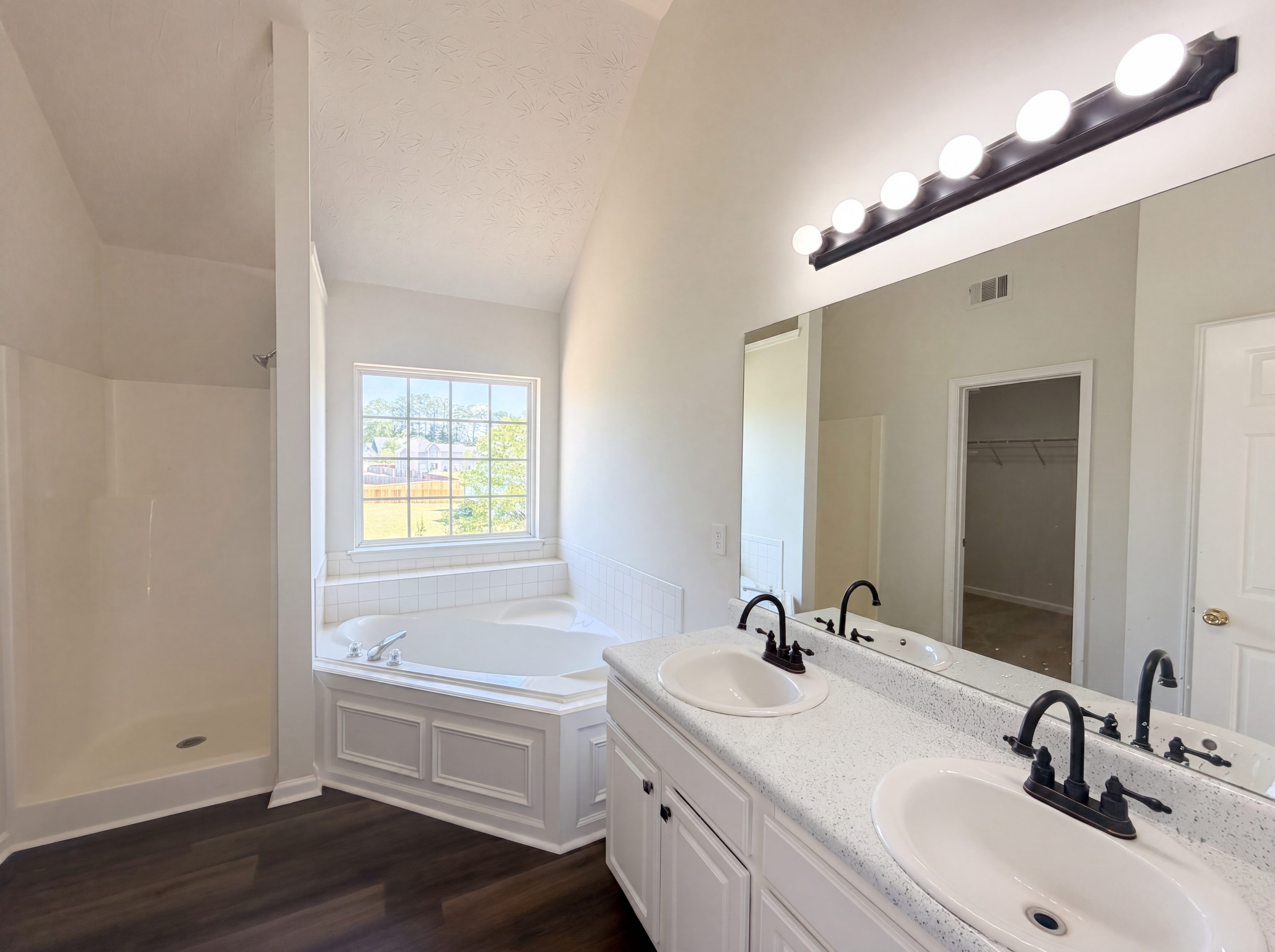 Photo 13 of 25 of 2925 Lake Port Dr, Snellville, GA
