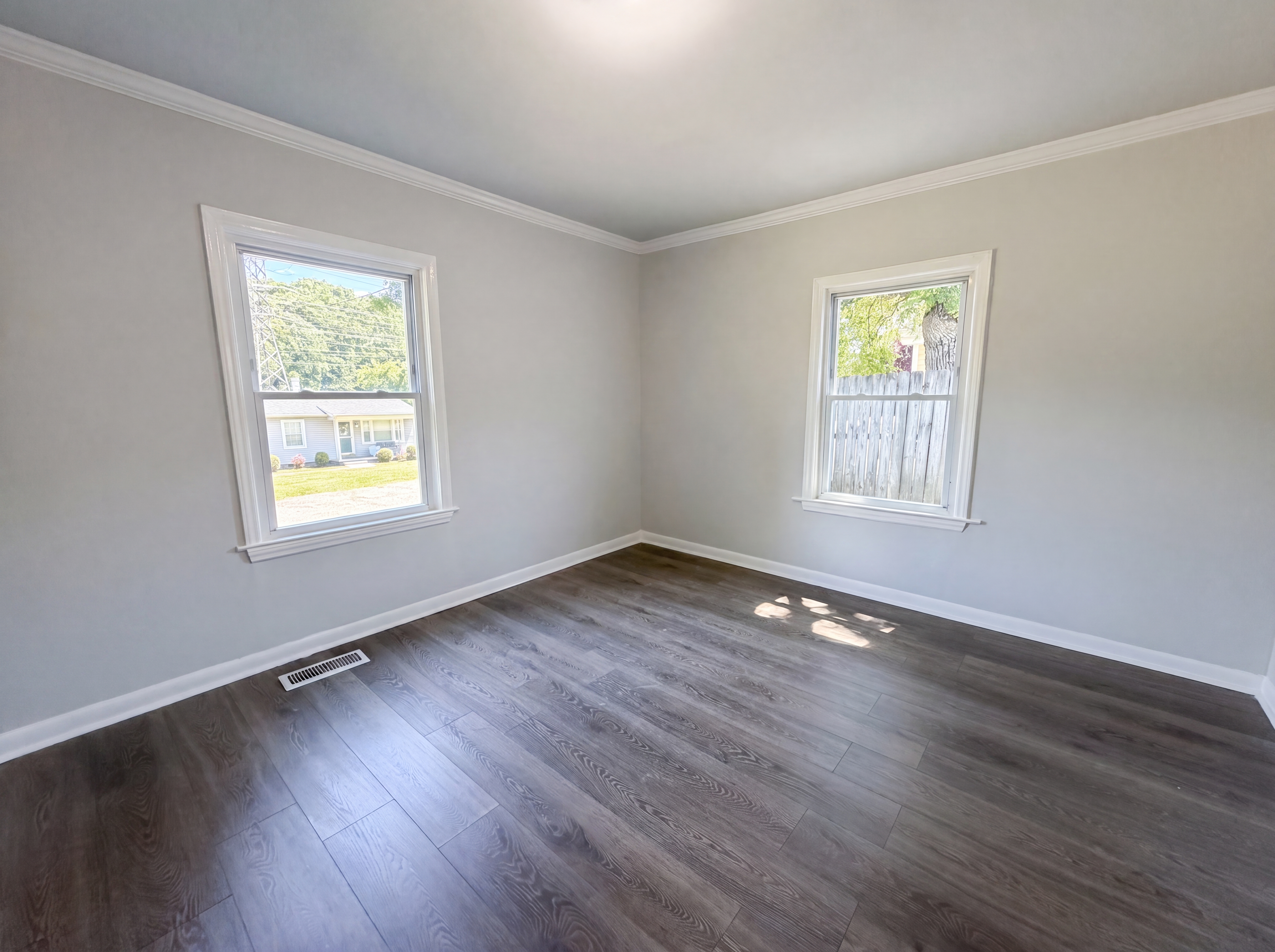 Photo 4 of 15 of 123 E Farmview St, Gastonia, NC