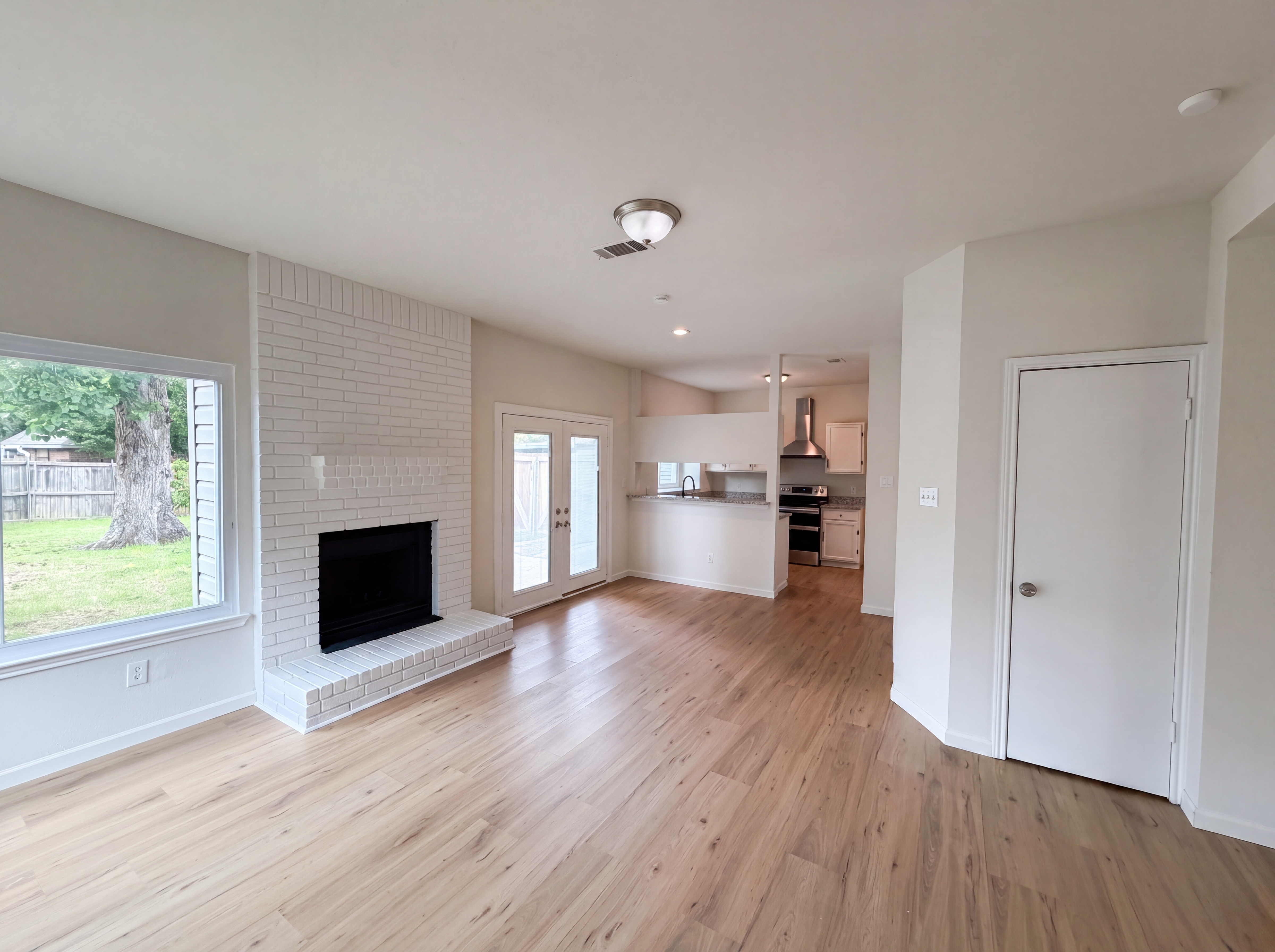 Photo 3 of 19 of 2804 Rice Dr, Rowlett, TX