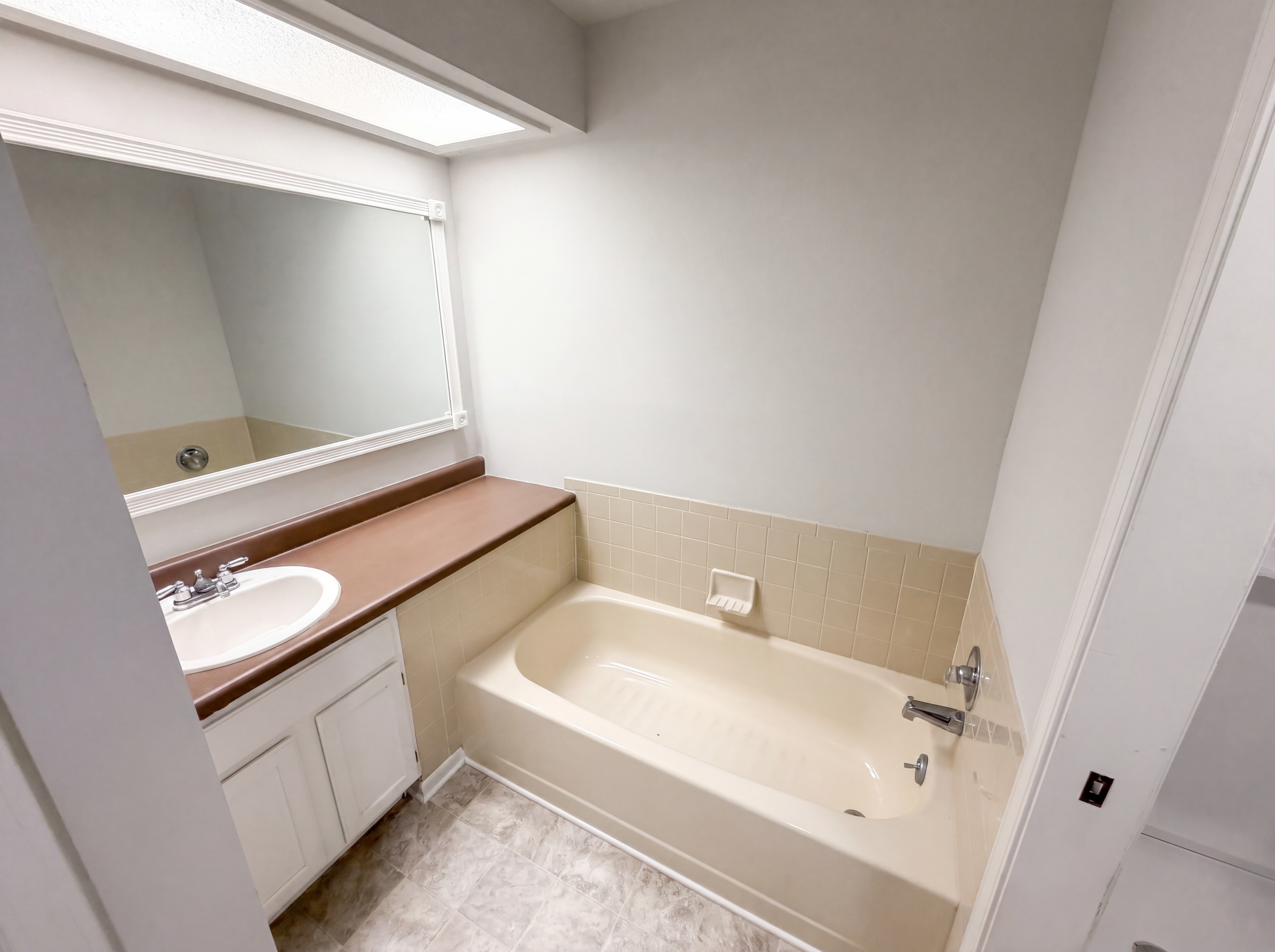 Photo 6 of 19 of 9463 Maple Way, Indianapolis, IN