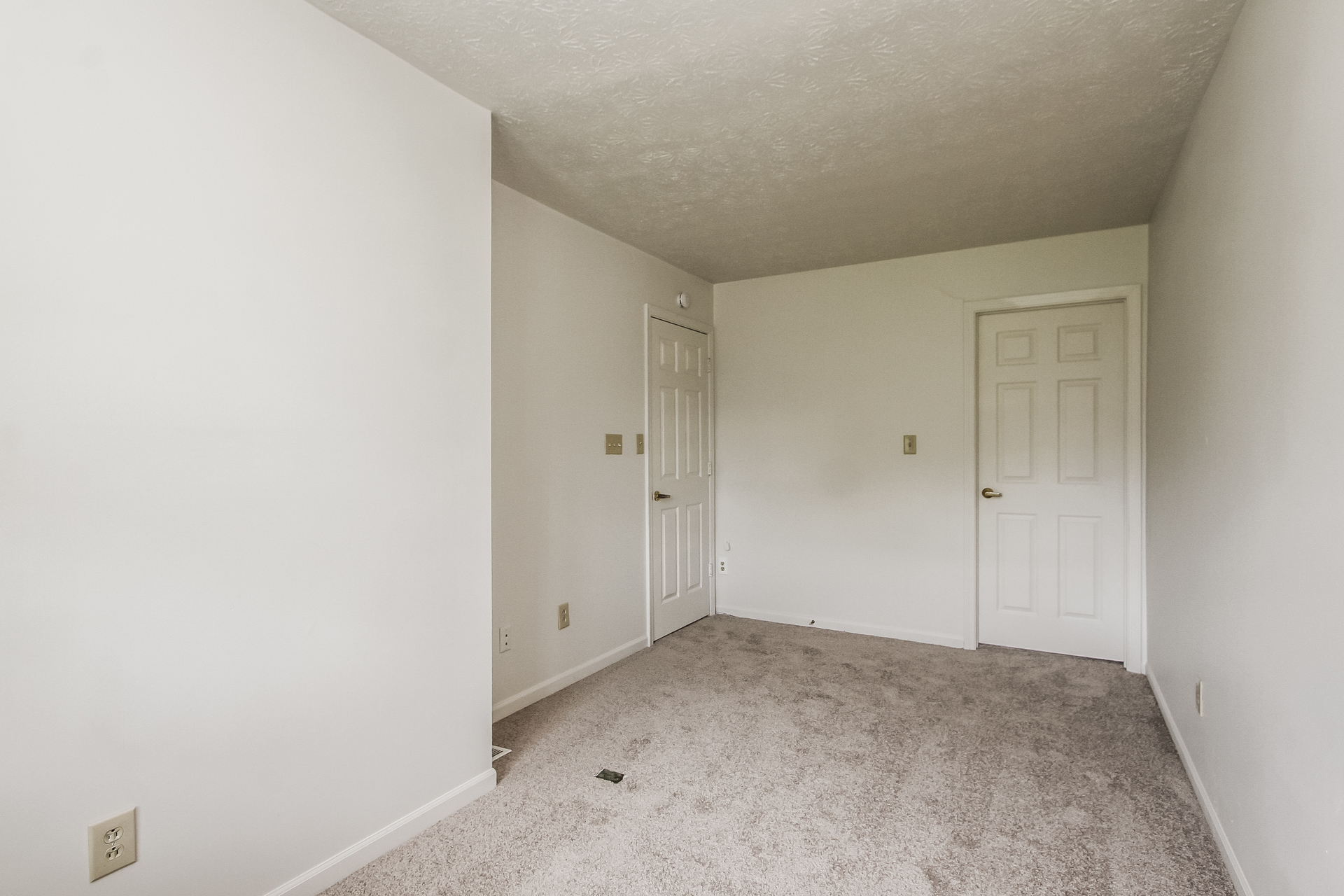 Photo 11 of 22 of 7641 Germander Ln, Indianapolis, IN